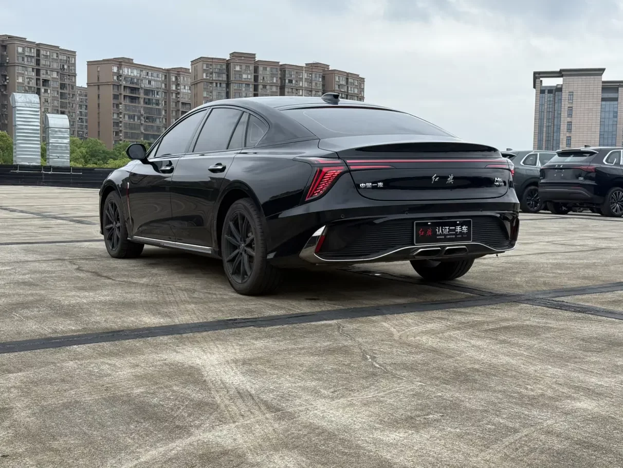 Hongqi H6