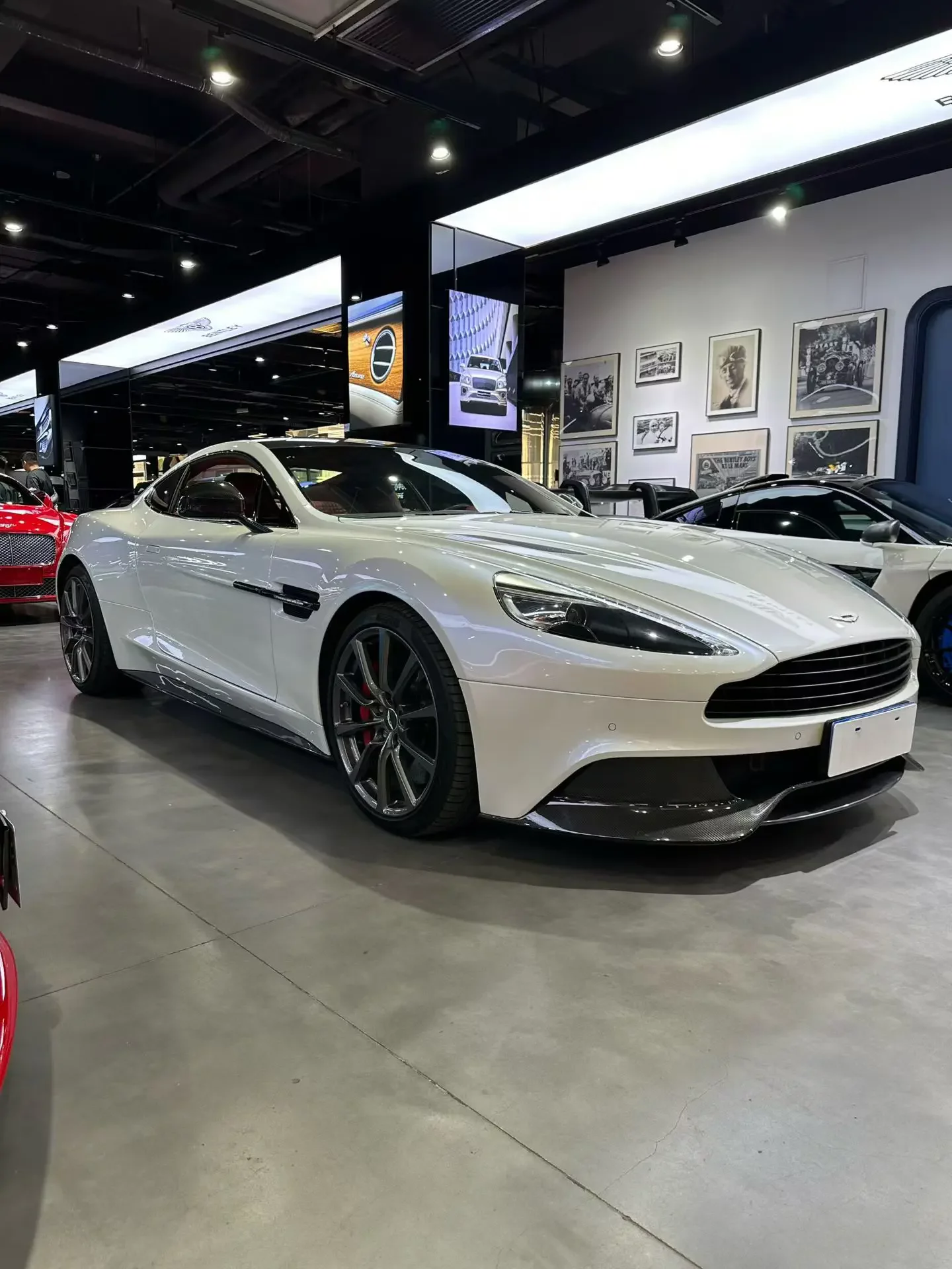 Aston Martin Vanquish