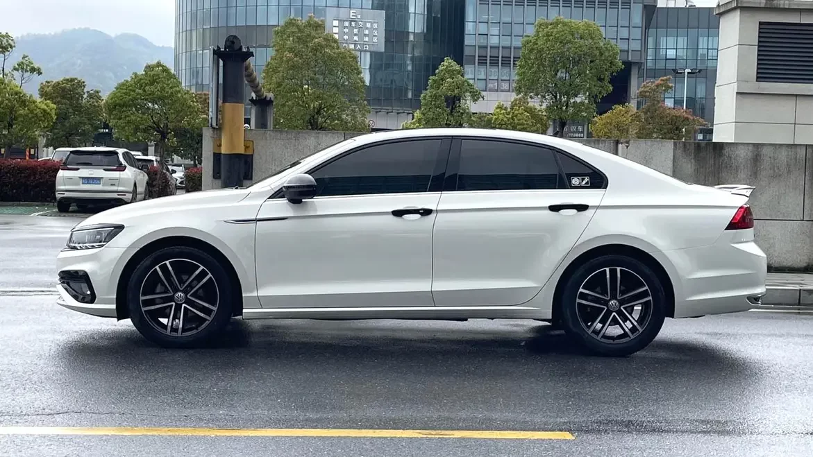 Volkswagen Lamando