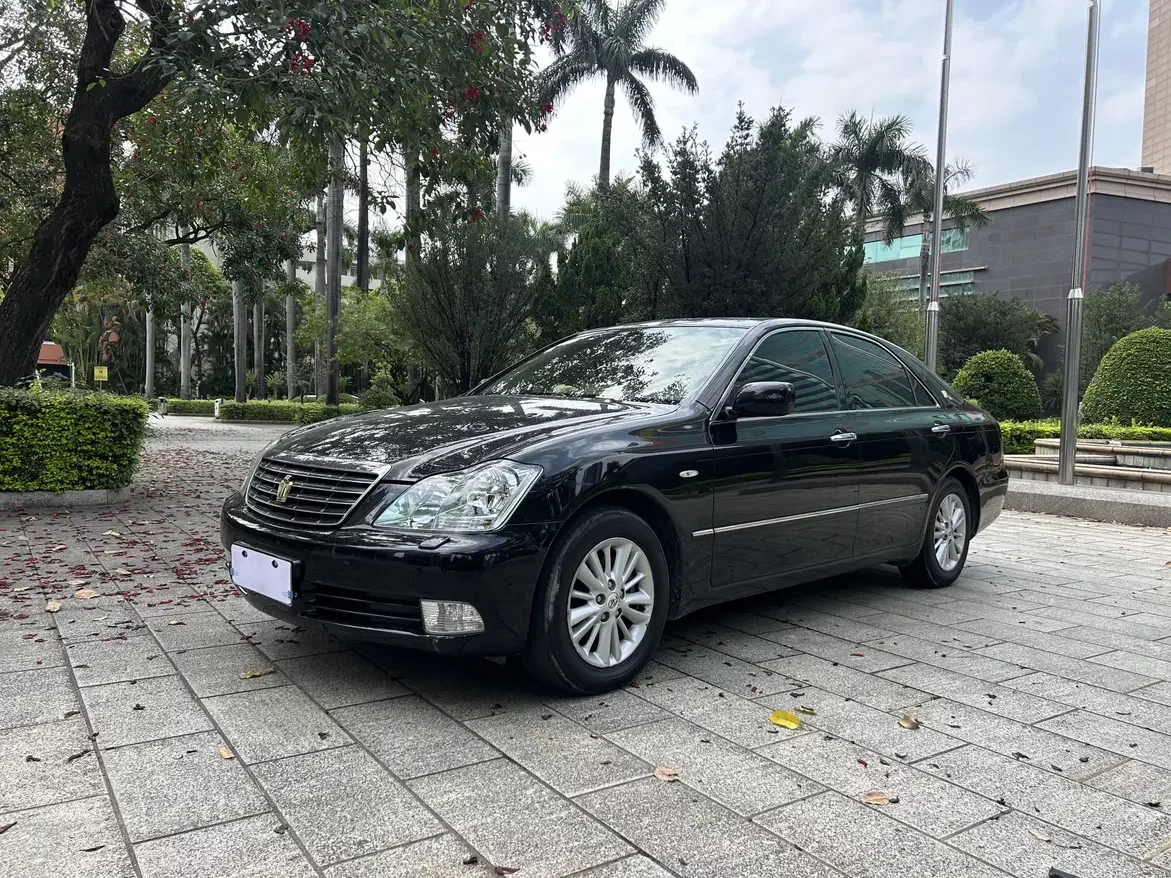 Toyota crown