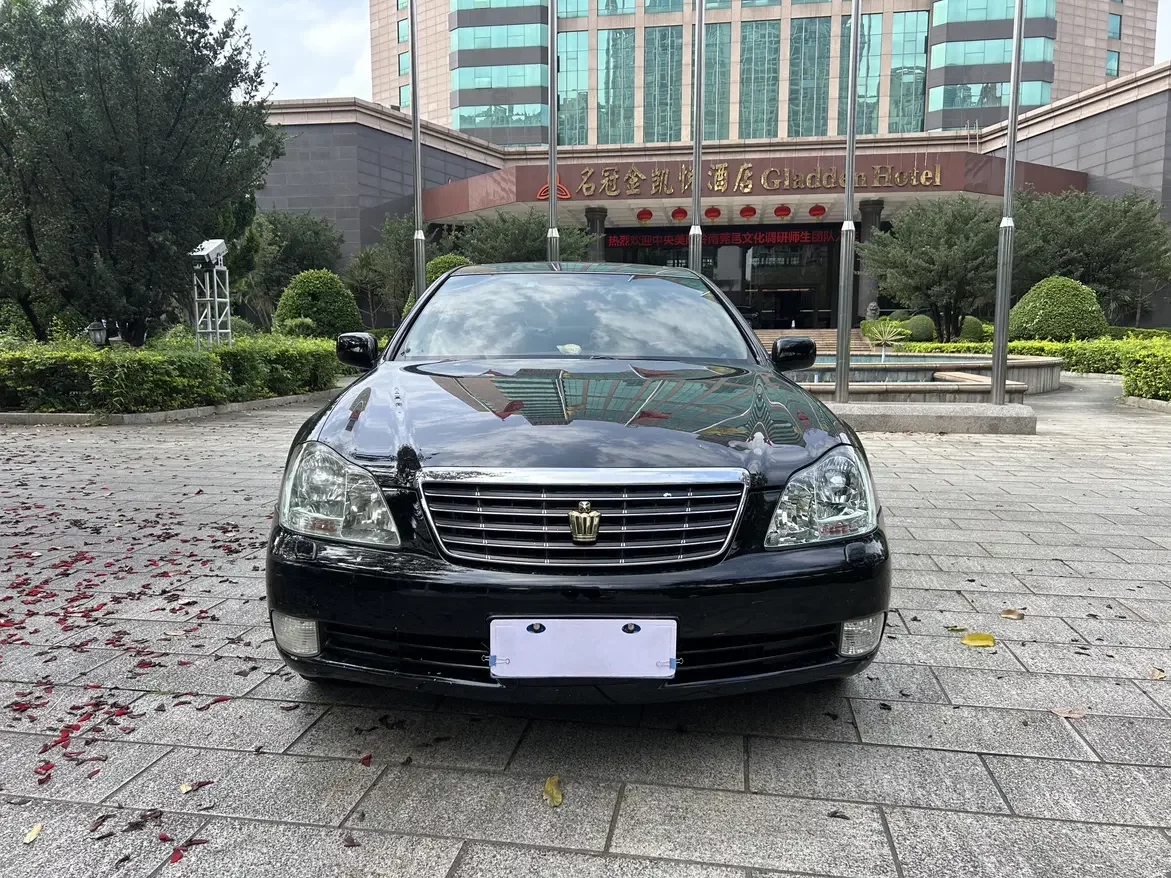 Toyota crown