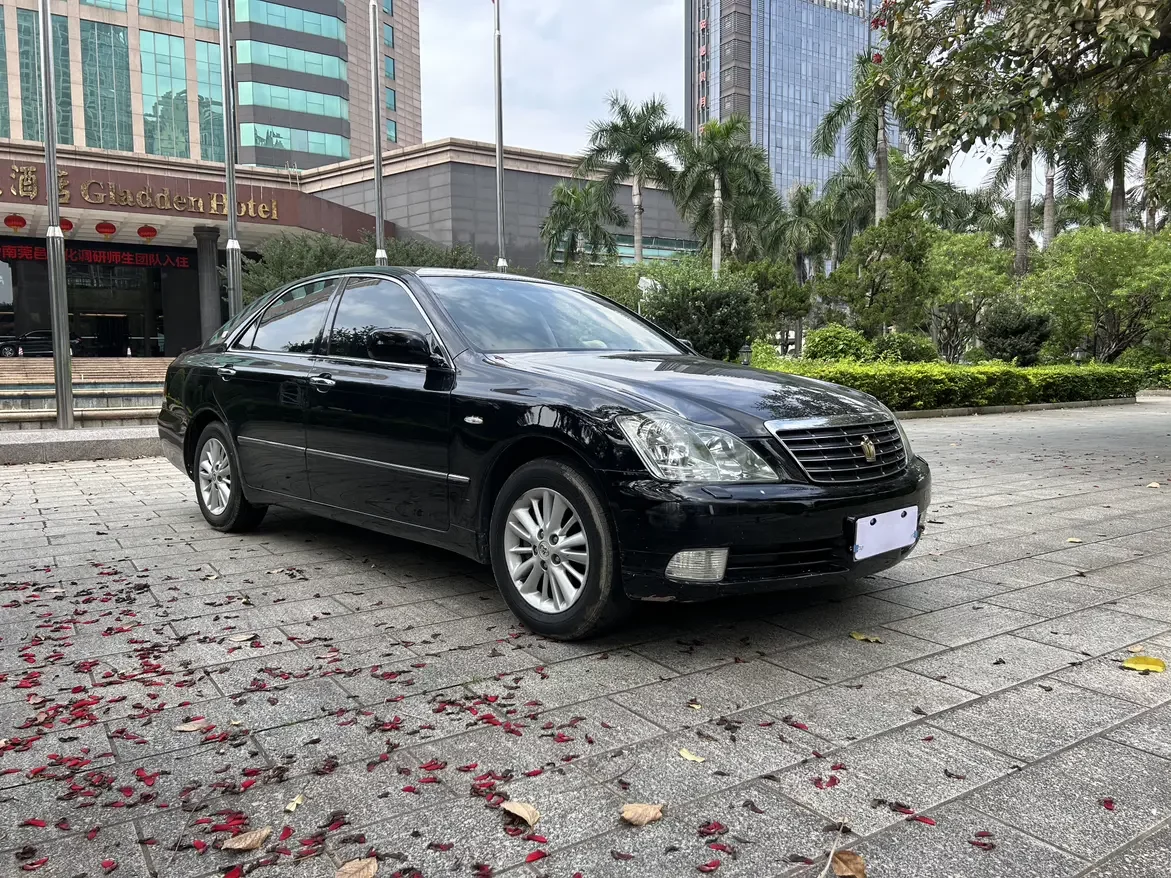 Toyota crown