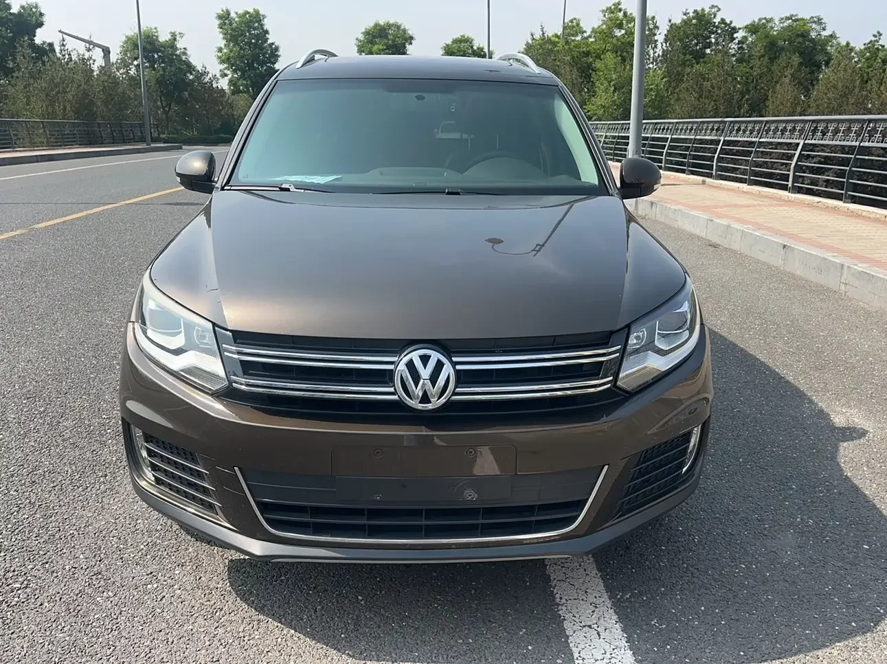 Volkswagen Tiguan (Tharu)