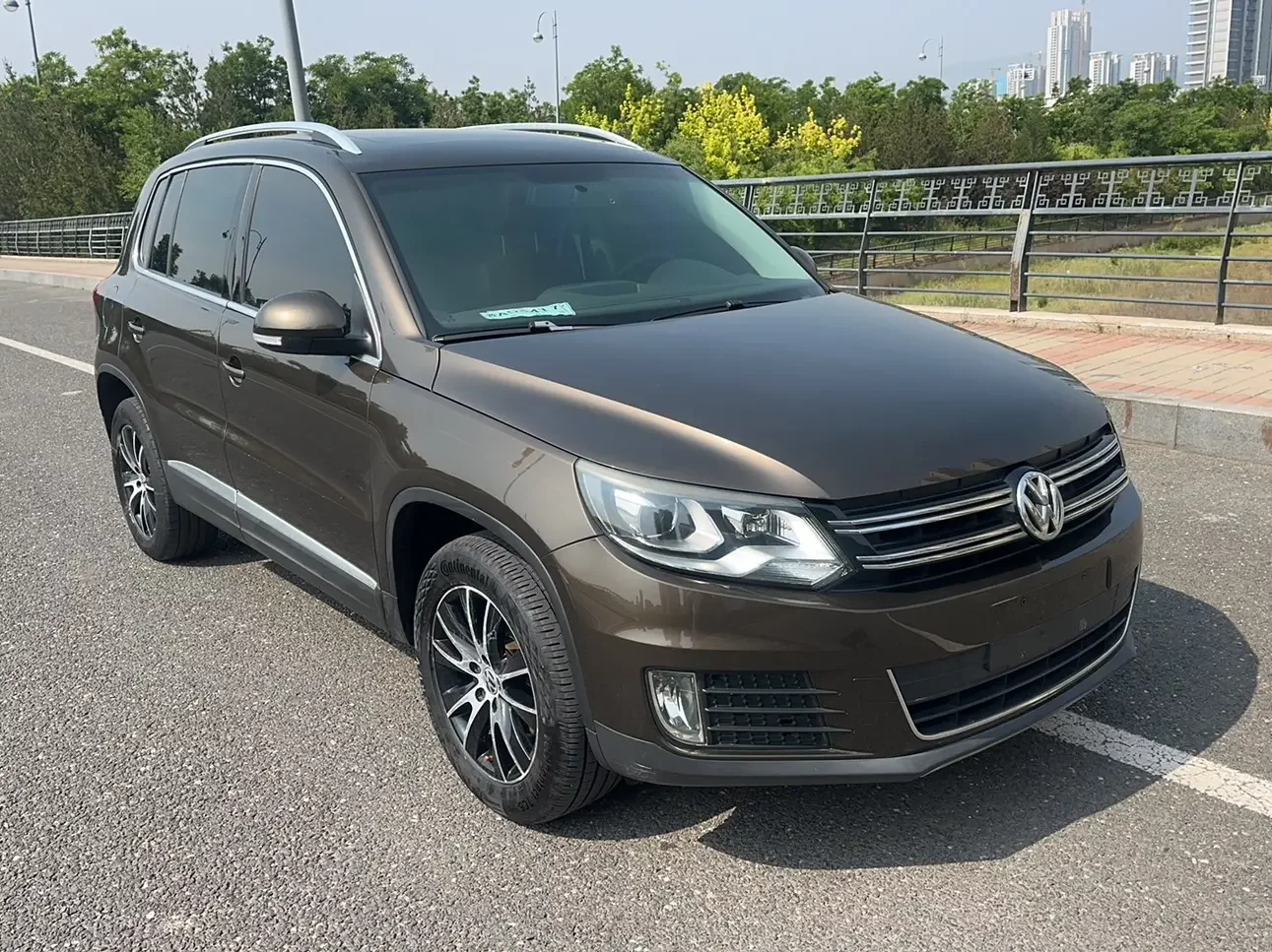 Volkswagen Tiguan (Tharu)