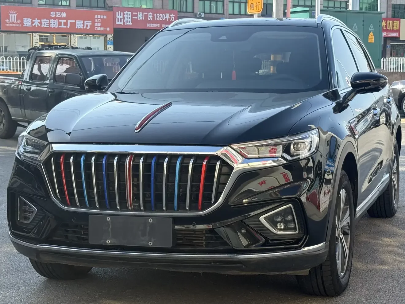Hongqi HS5