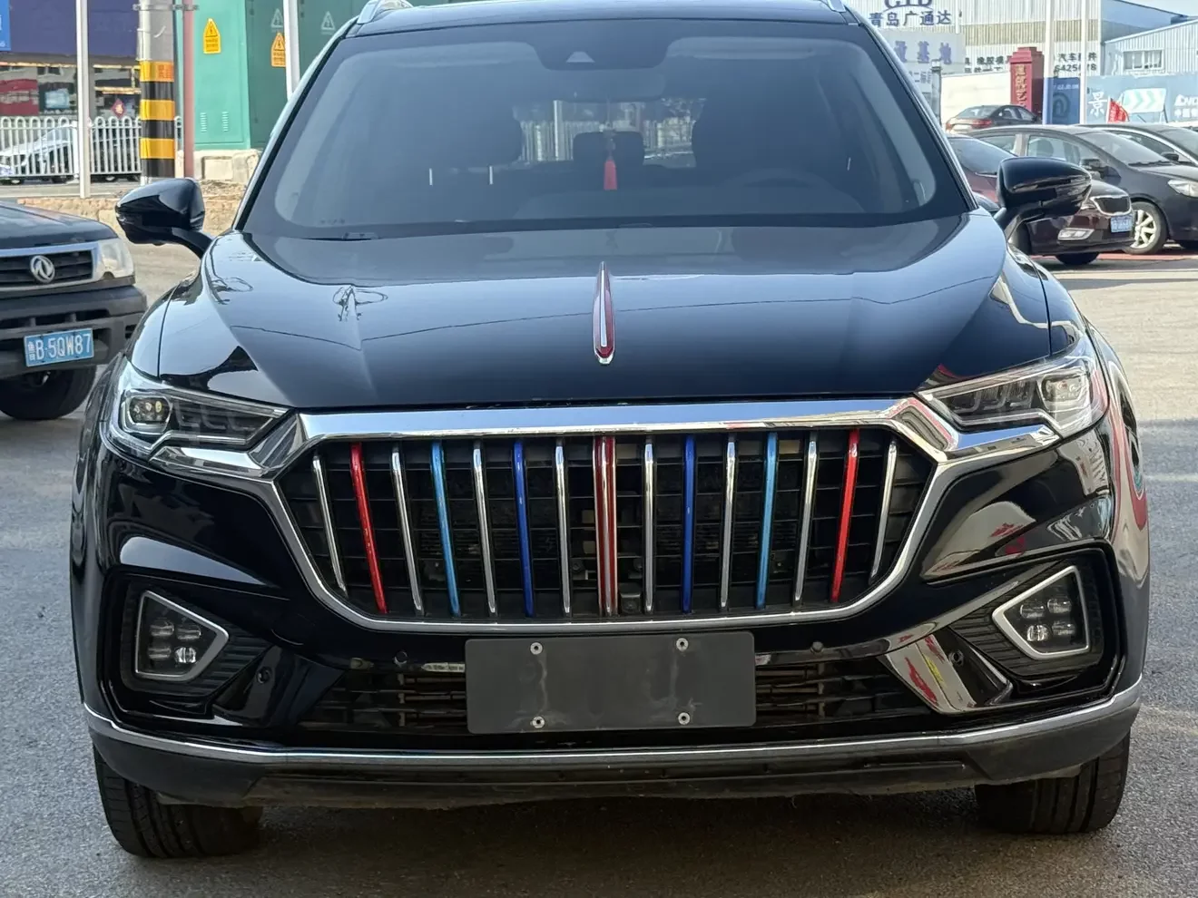 Hongqi HS5