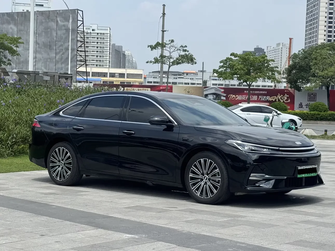 Geely Galaxy A7 EM