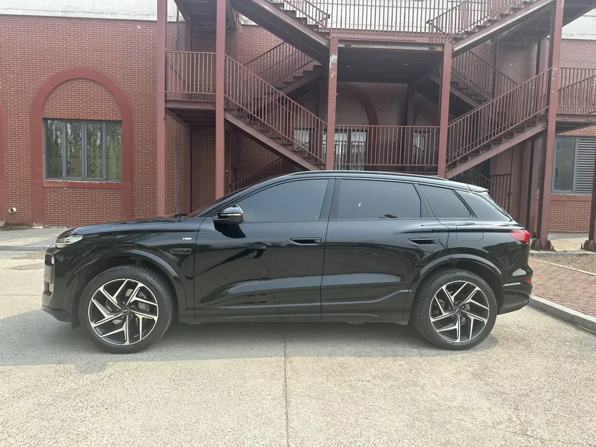 Audi Q6L e-tron
