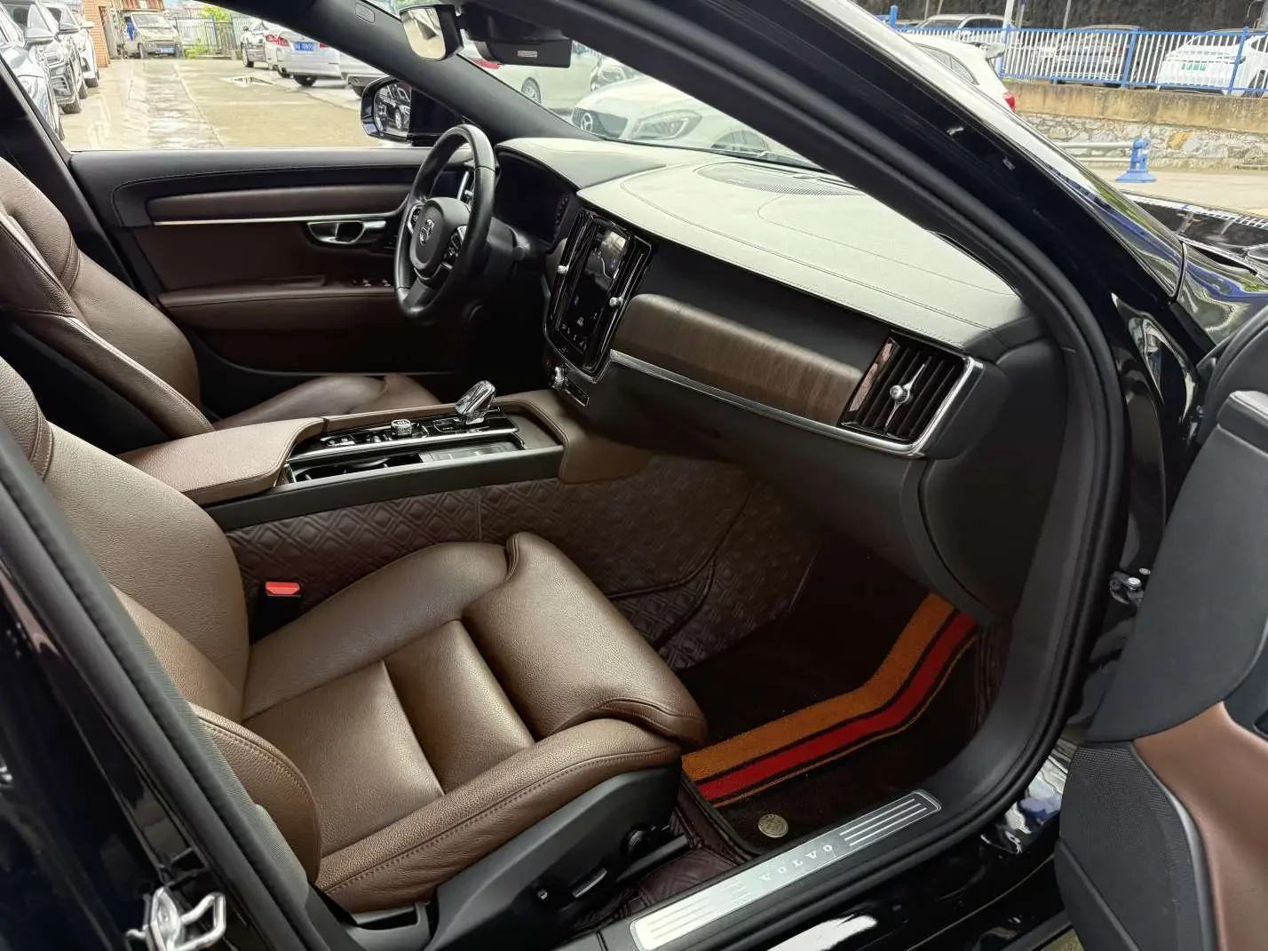 Volvo S90
