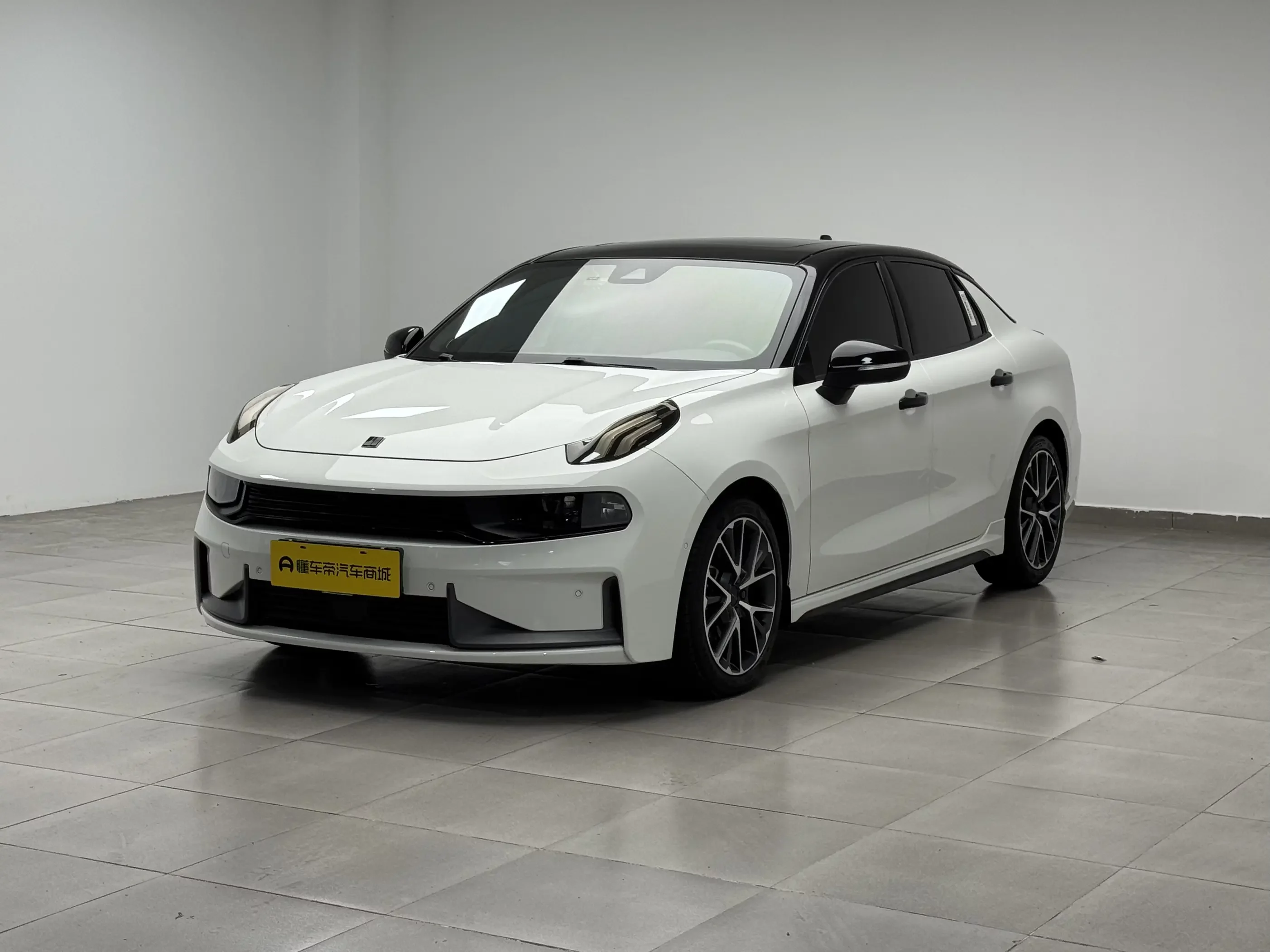 Lynk & Co 03