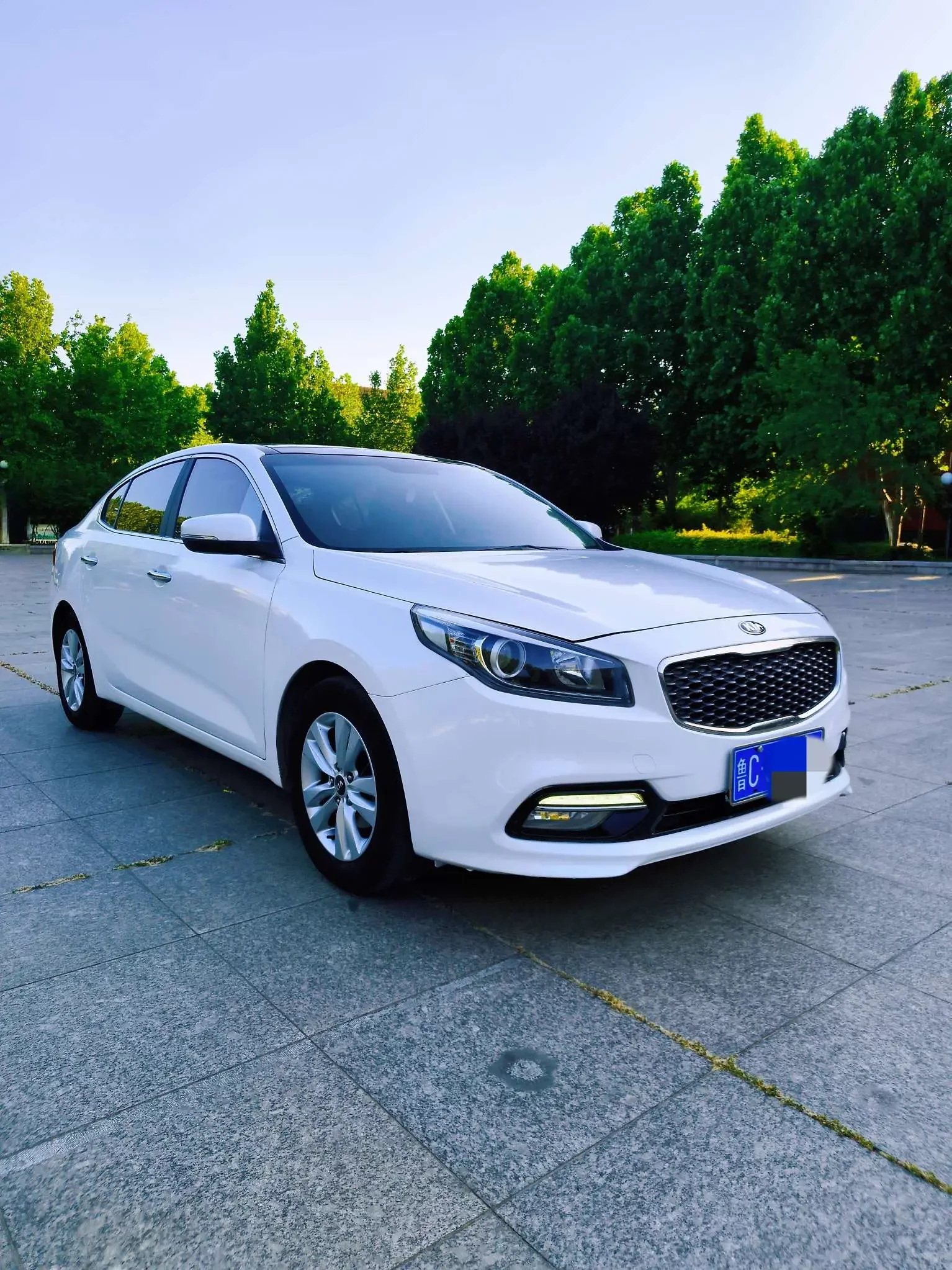 Kia K4