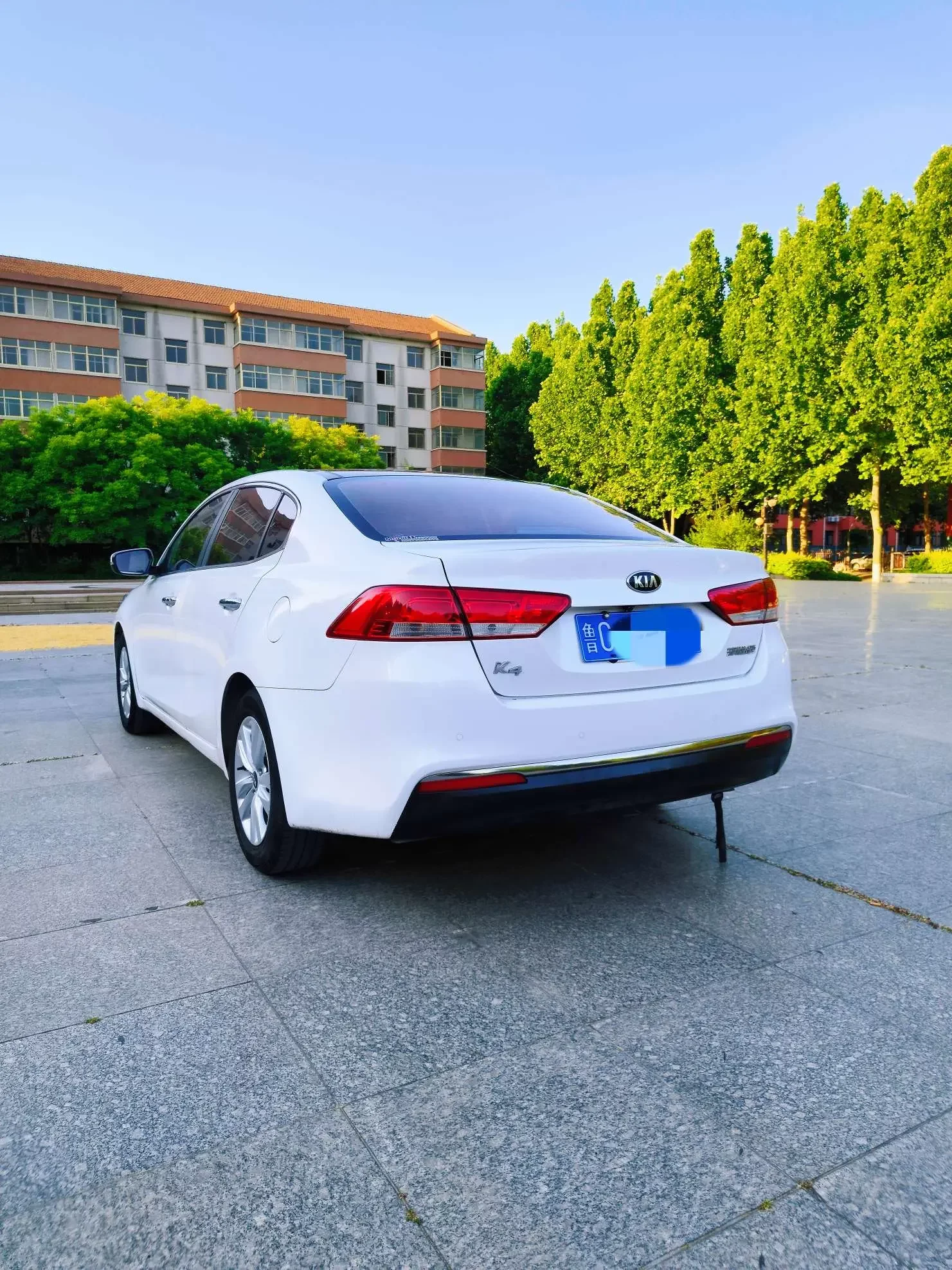 Kia K4