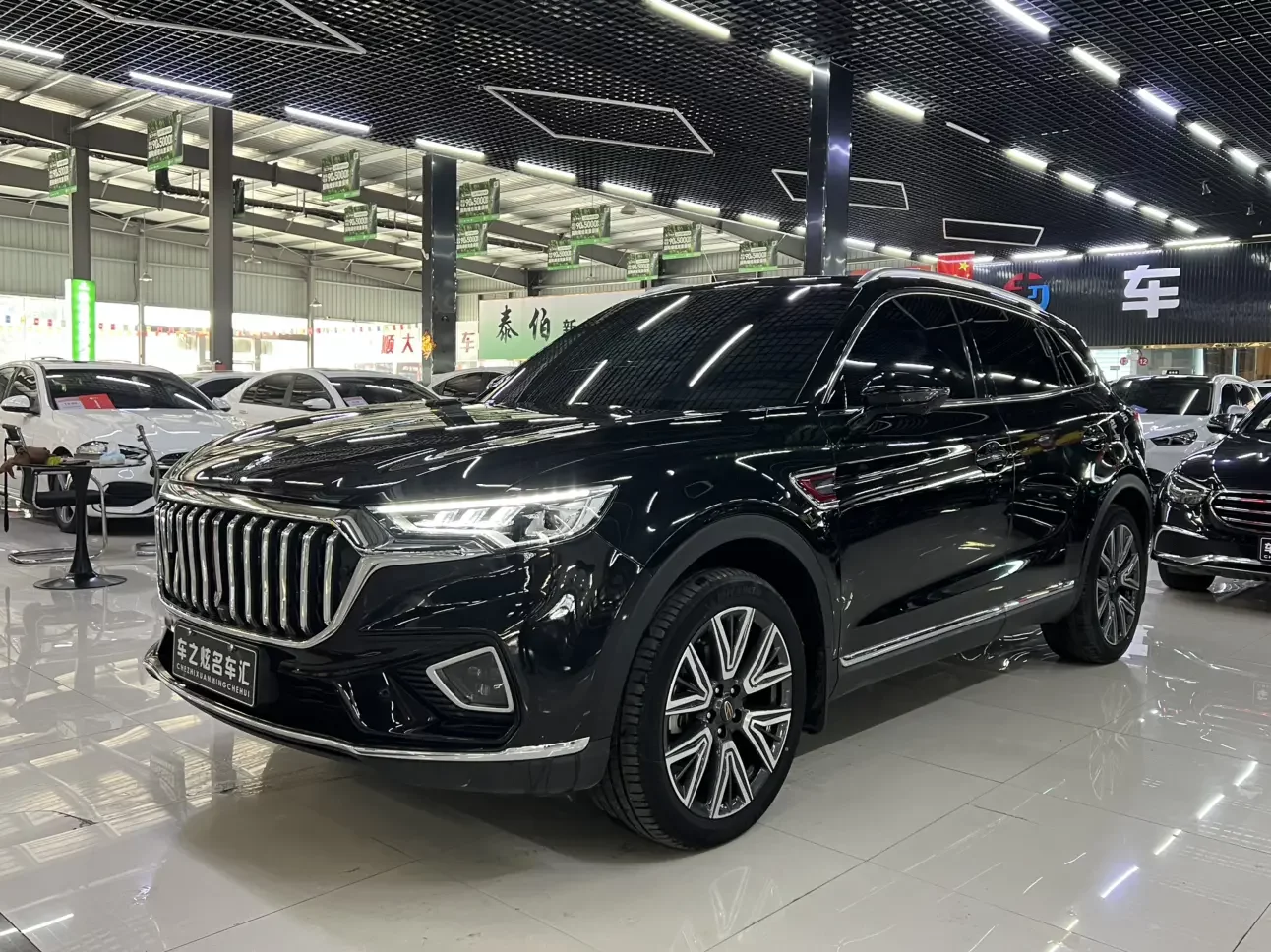 Hongqi HS5