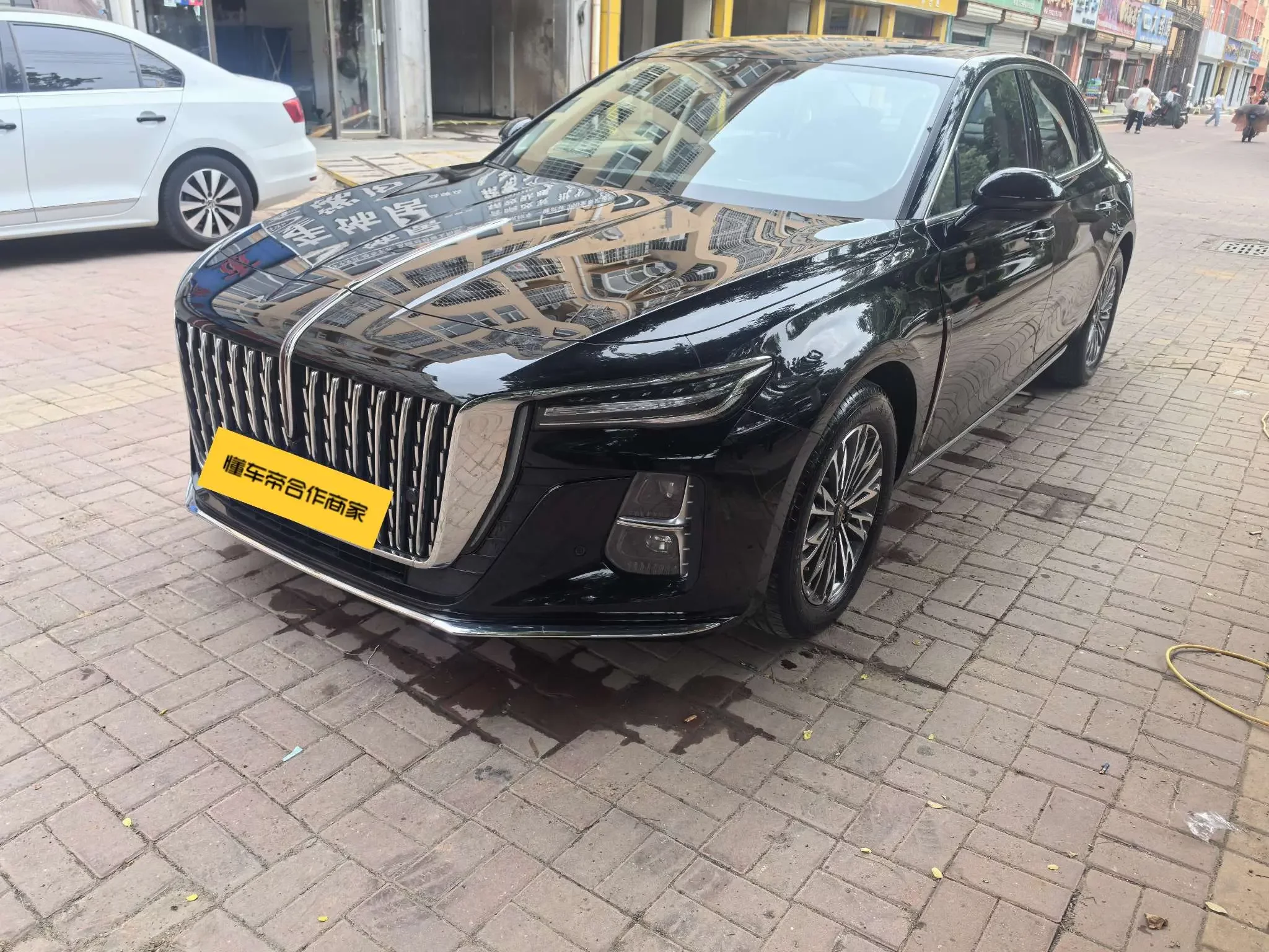 Hongqi H5