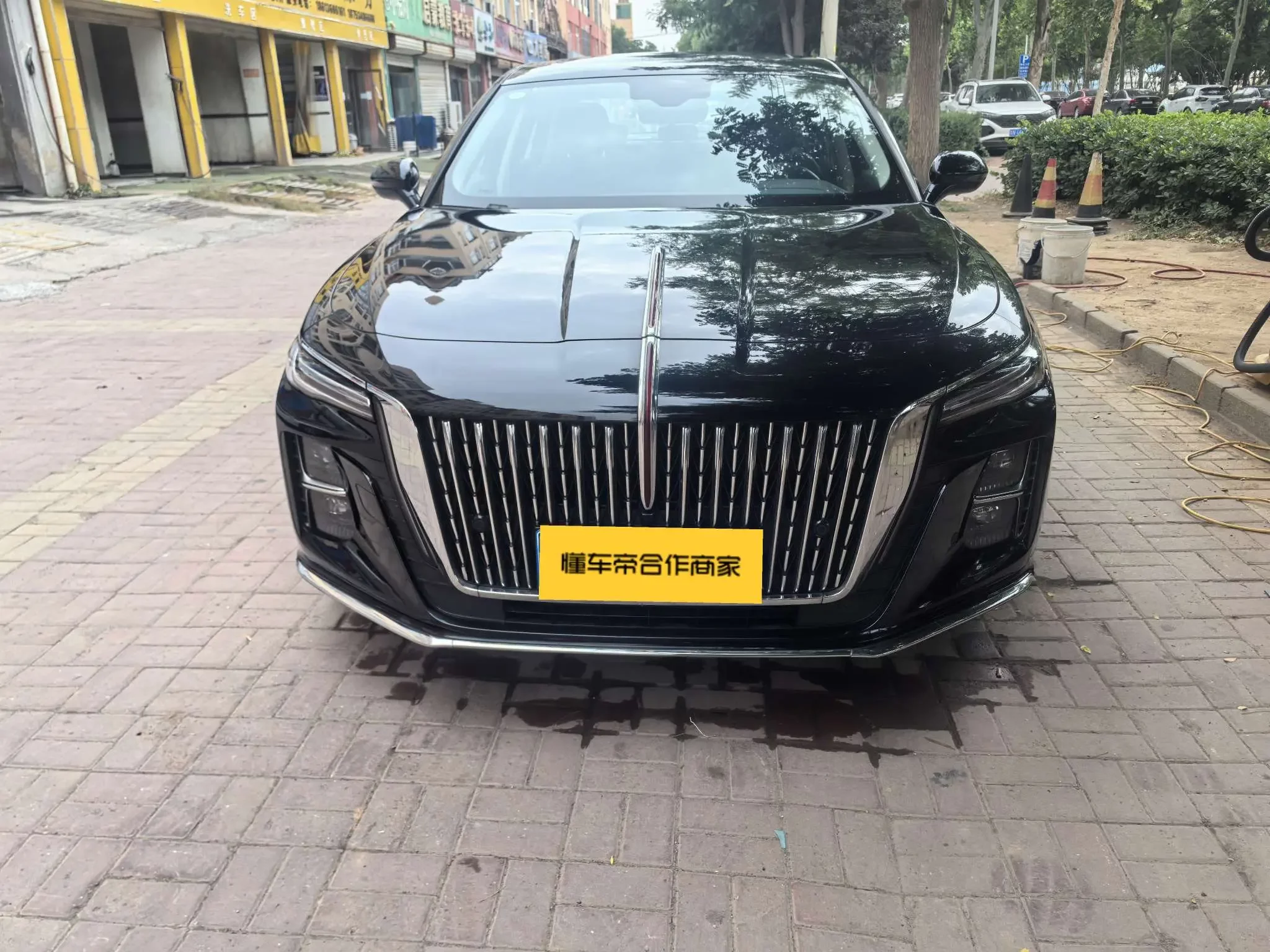 Hongqi H5