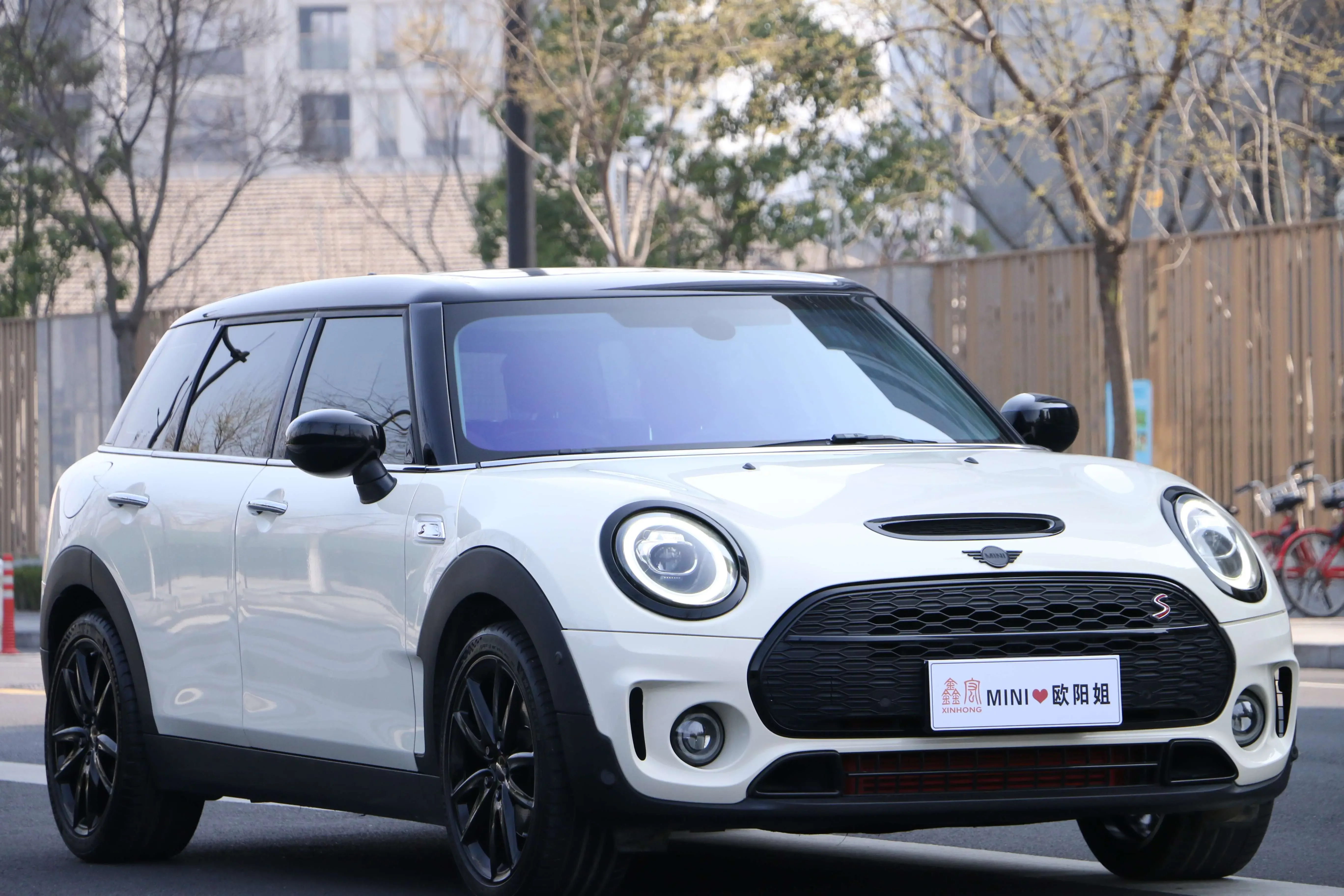 MINI CLUBMAN