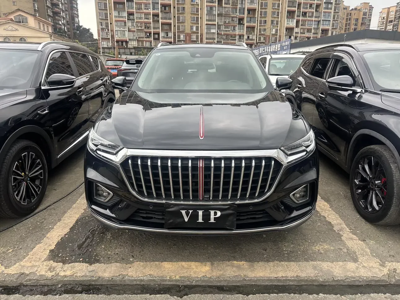 Hongqi HS5