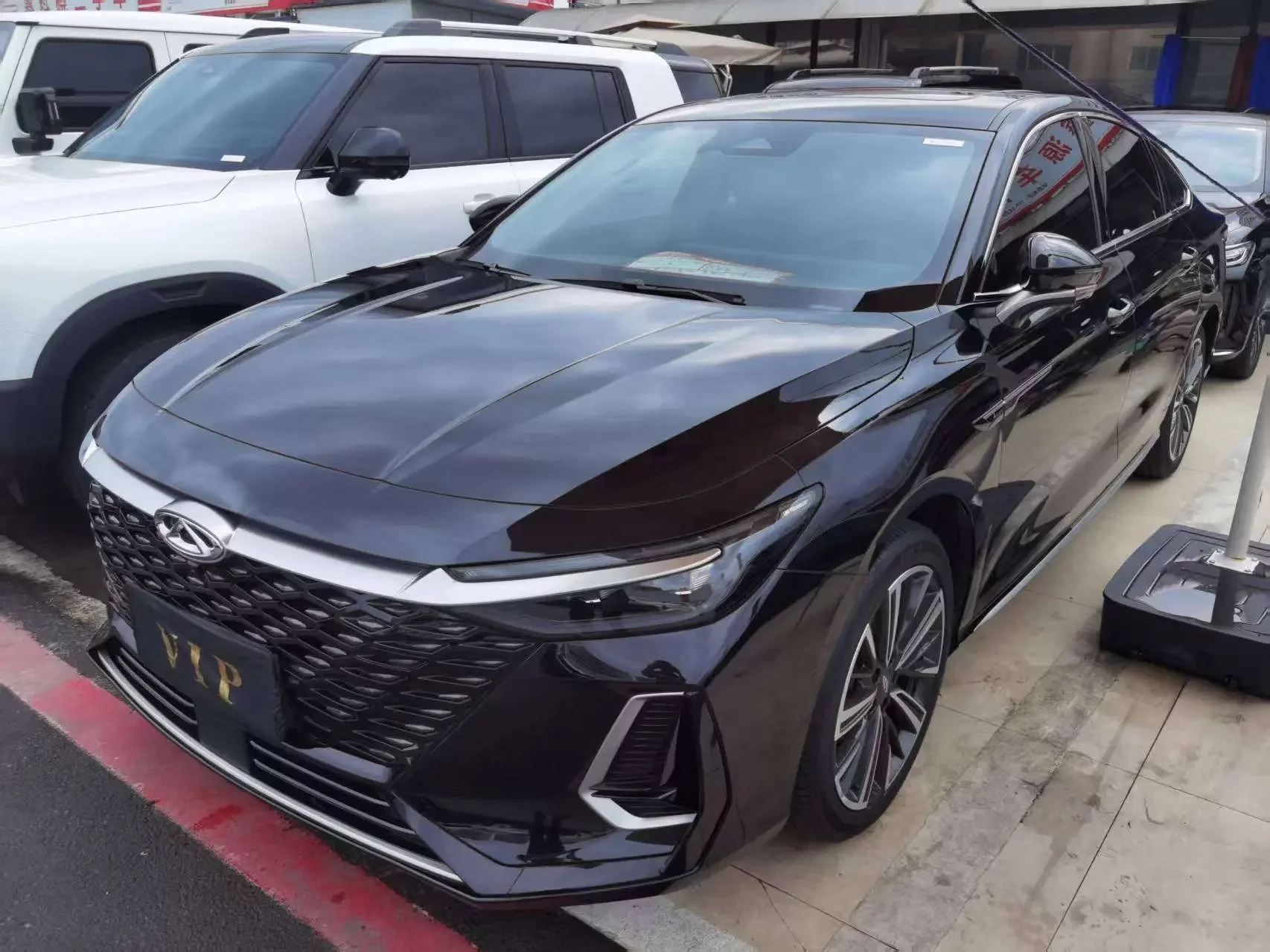 Chery Arrizo 8