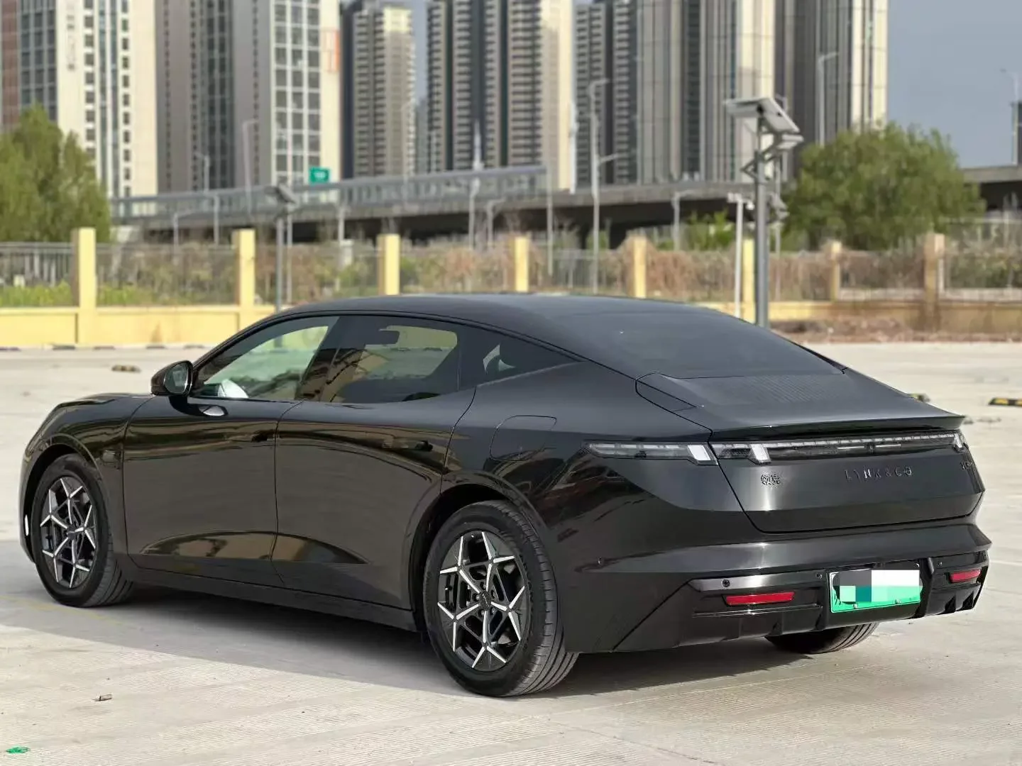 Lynk & Co 10 EM-P