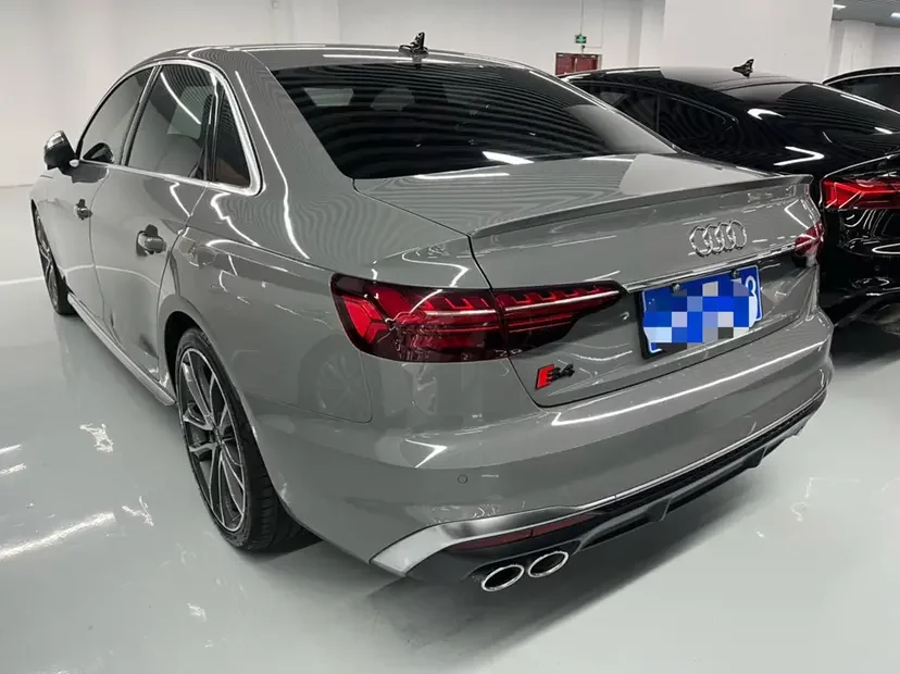 Audi S4