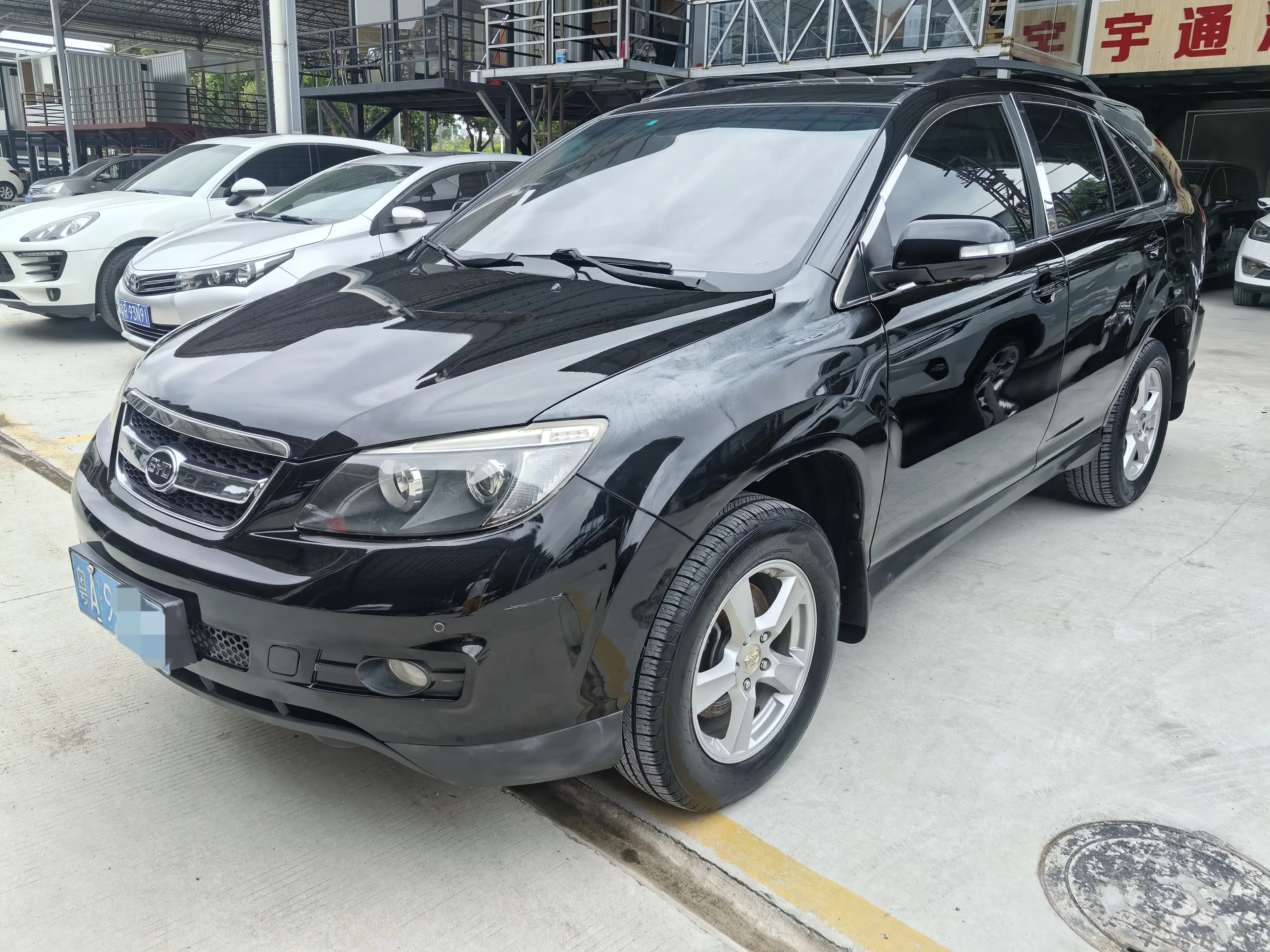 BYD S6