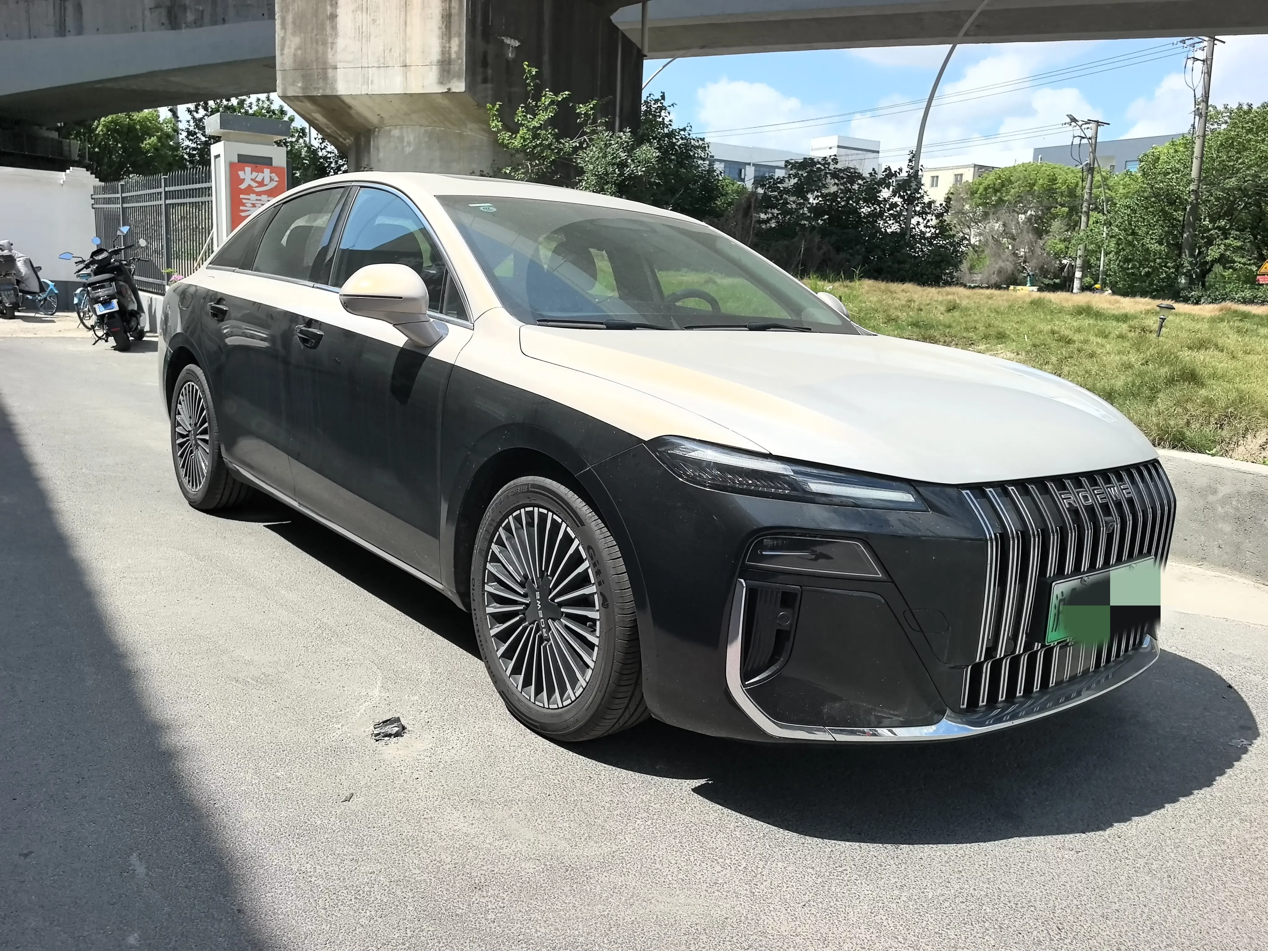 Roewe M7 DMH