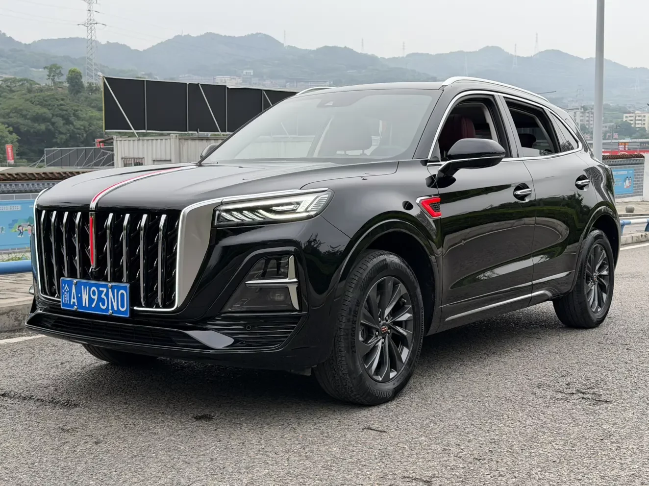 Hongqi HS5