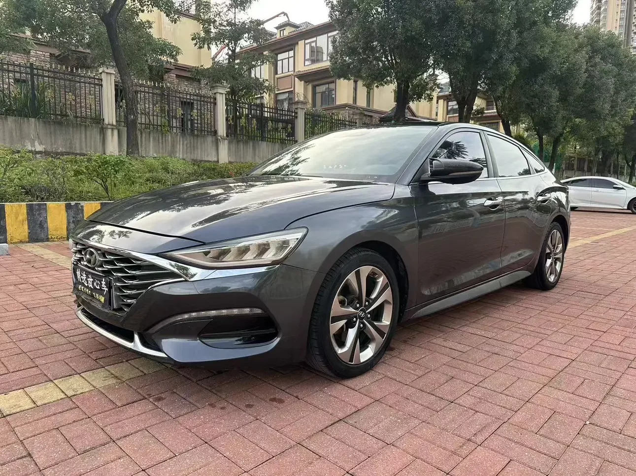 Hyundai Lafesta