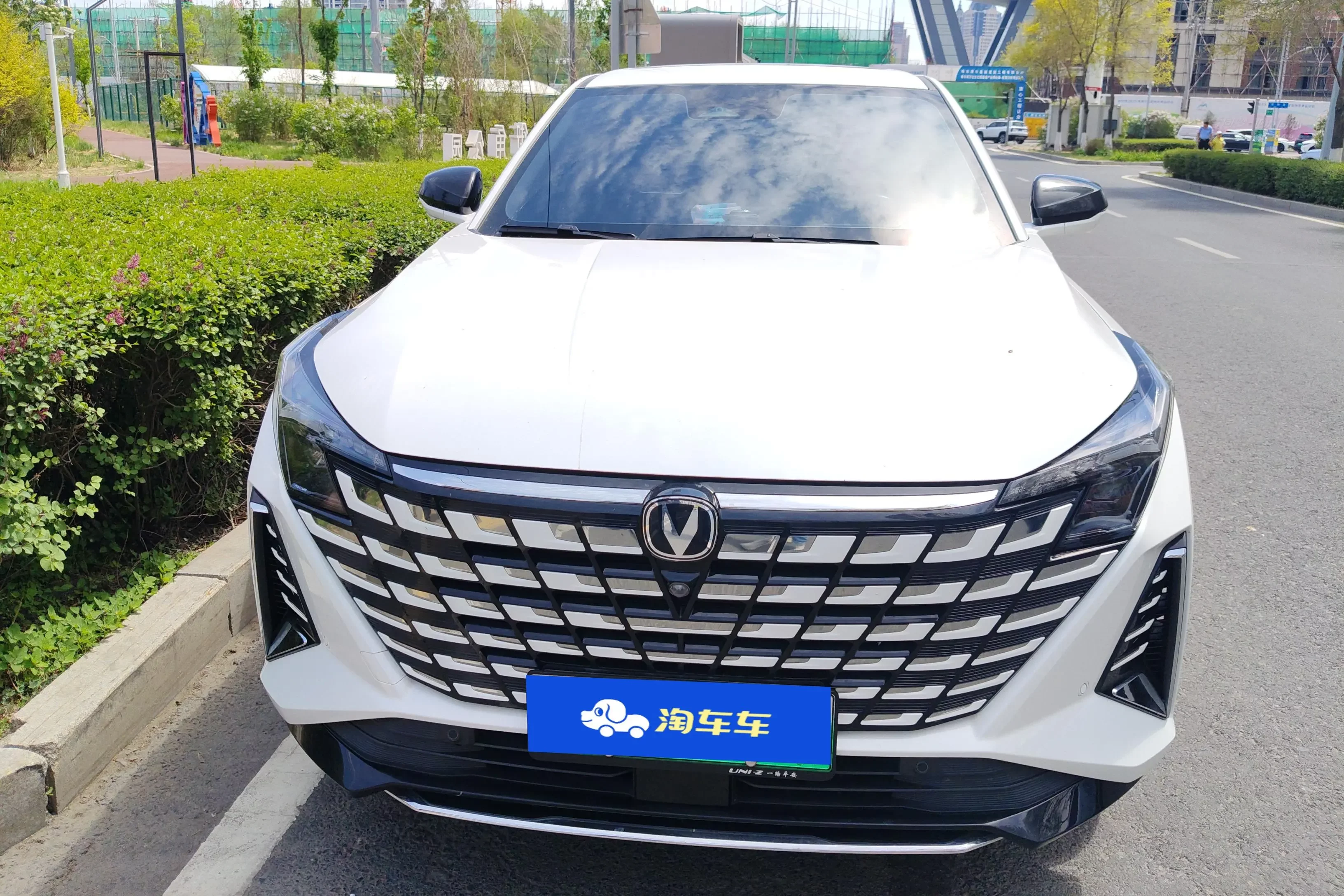 Changan UNI-Z PHEV