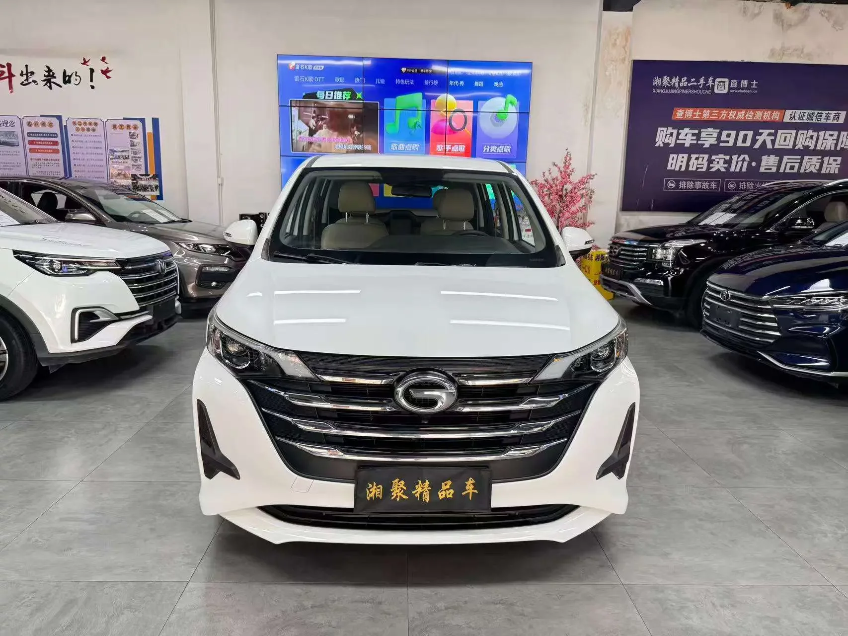 GAC Trumpchi M6  из Китая