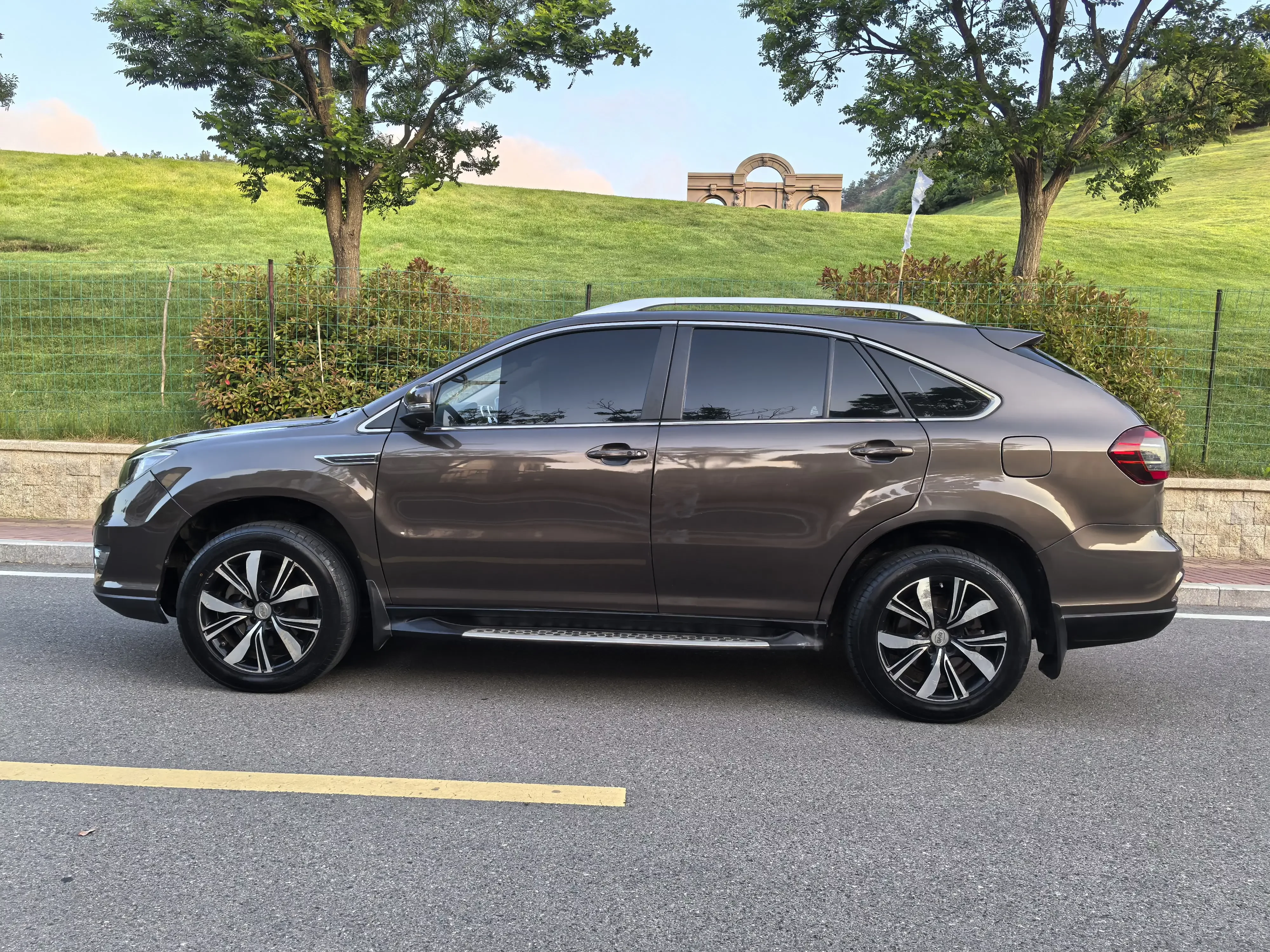 BYD S7