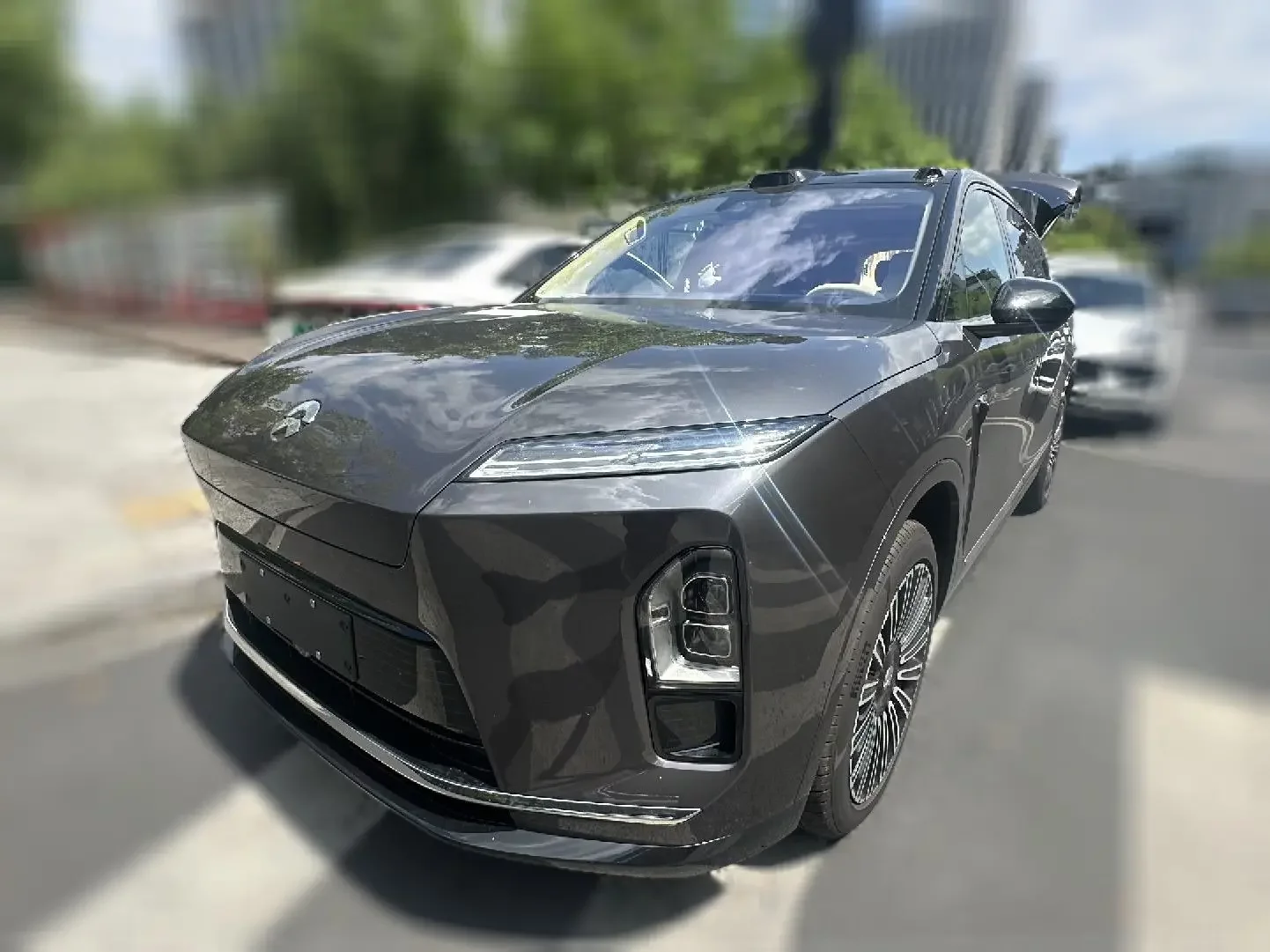NIO ES8