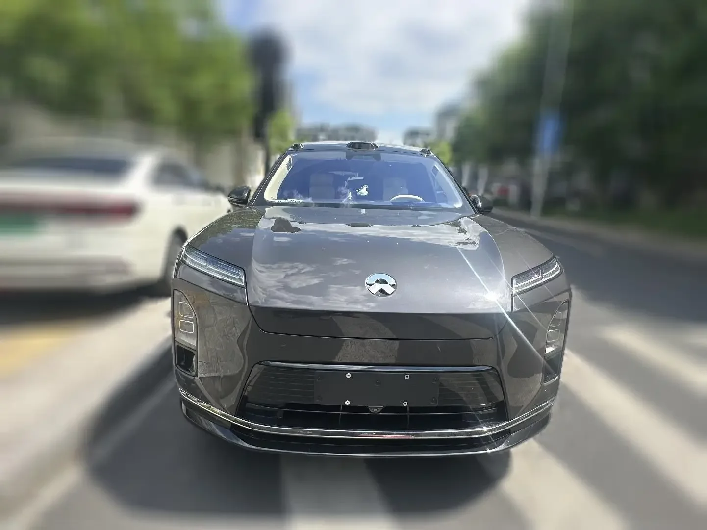 NIO ES8