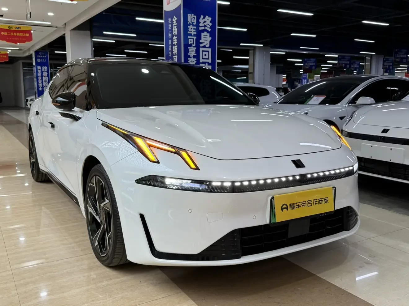 Lynk & Co 07 EM-P
