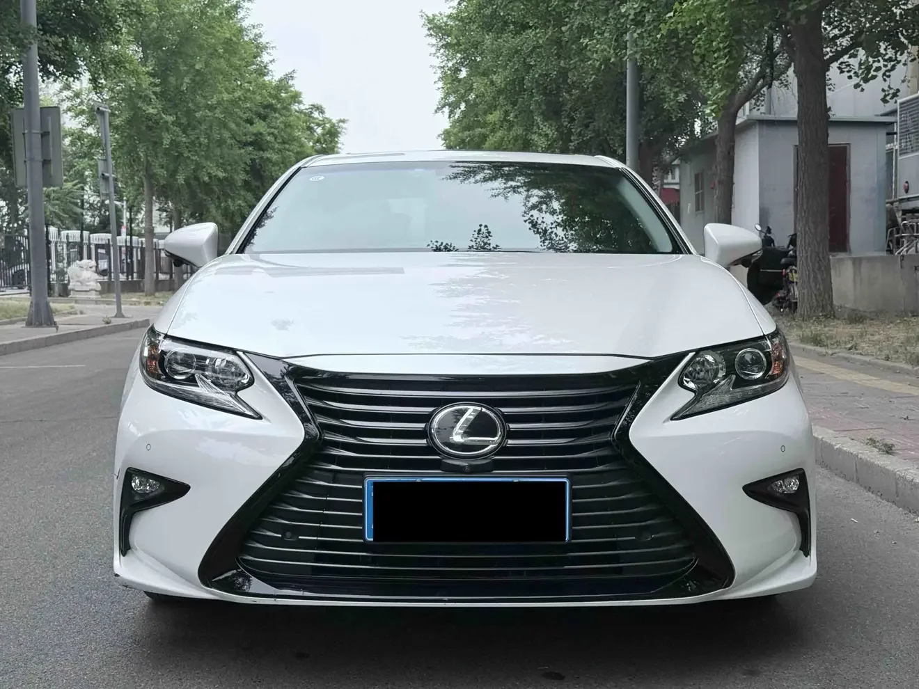 Lexus ES