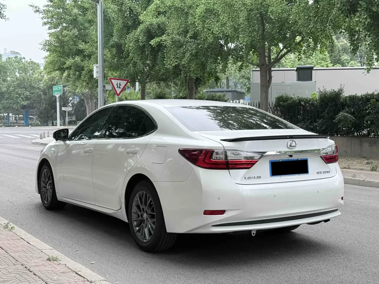 Lexus ES