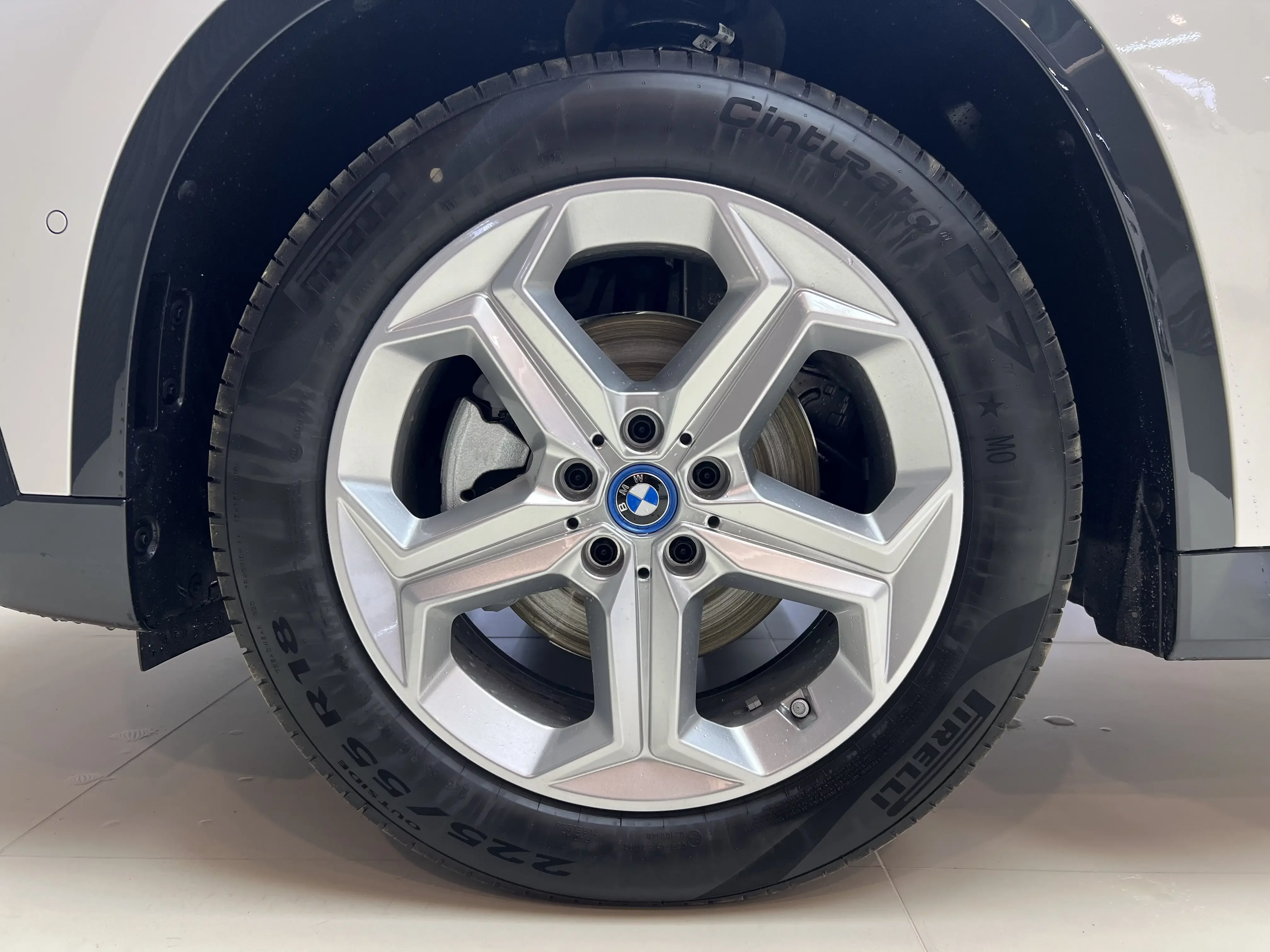 BMW iX1