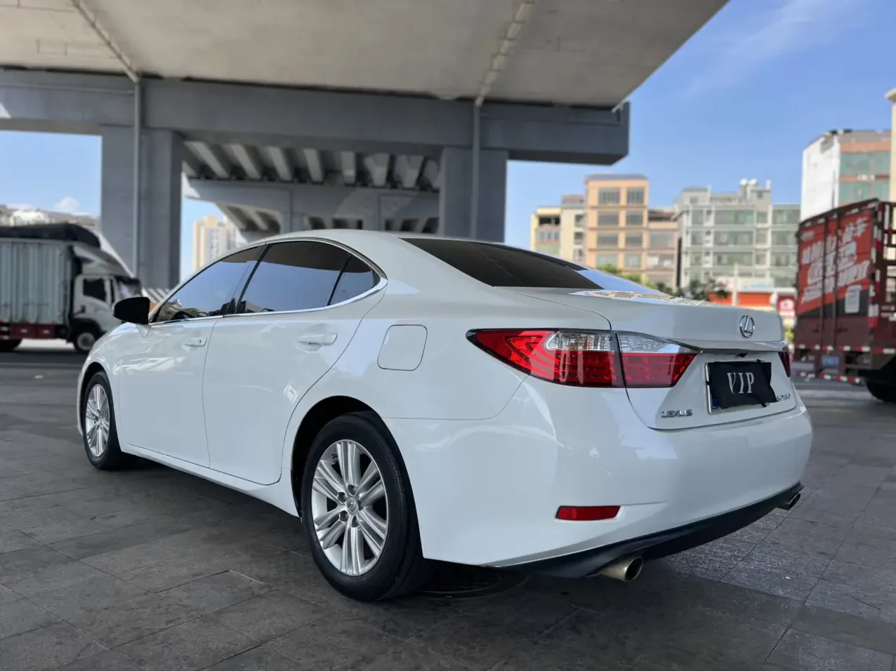 Lexus ES
