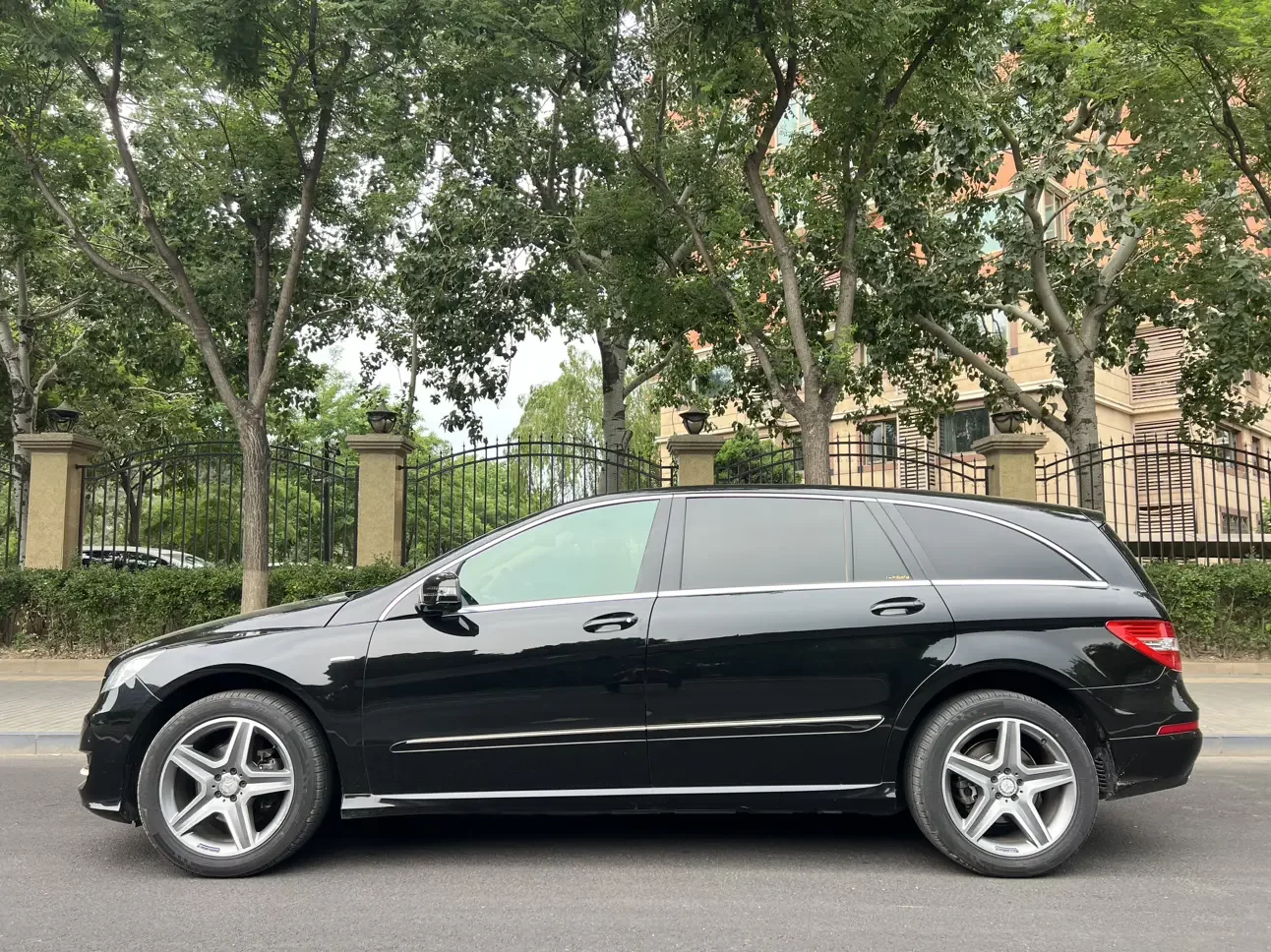 Mercedes-Benz R-Class