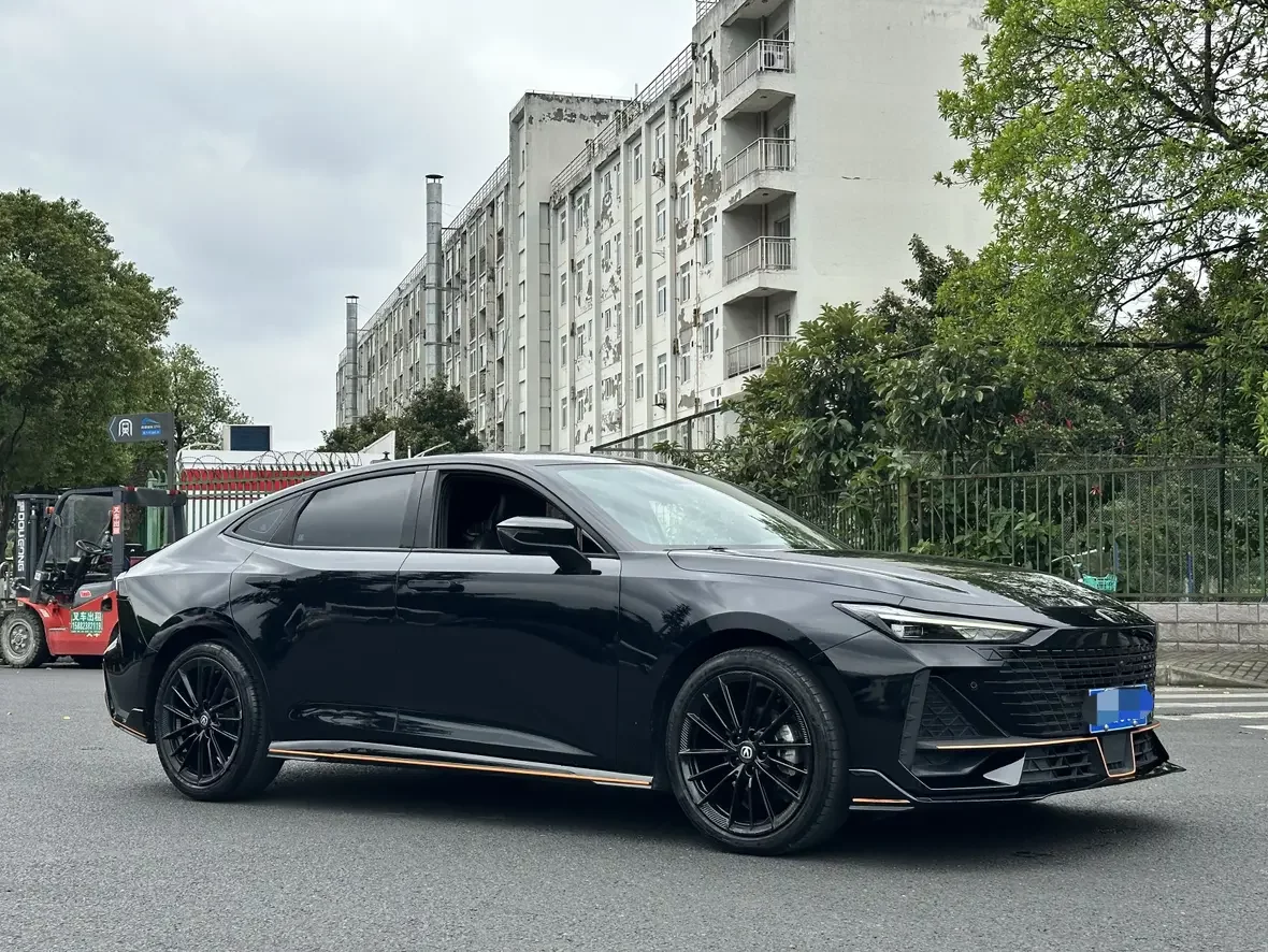 Changan UNI-V  из Китая