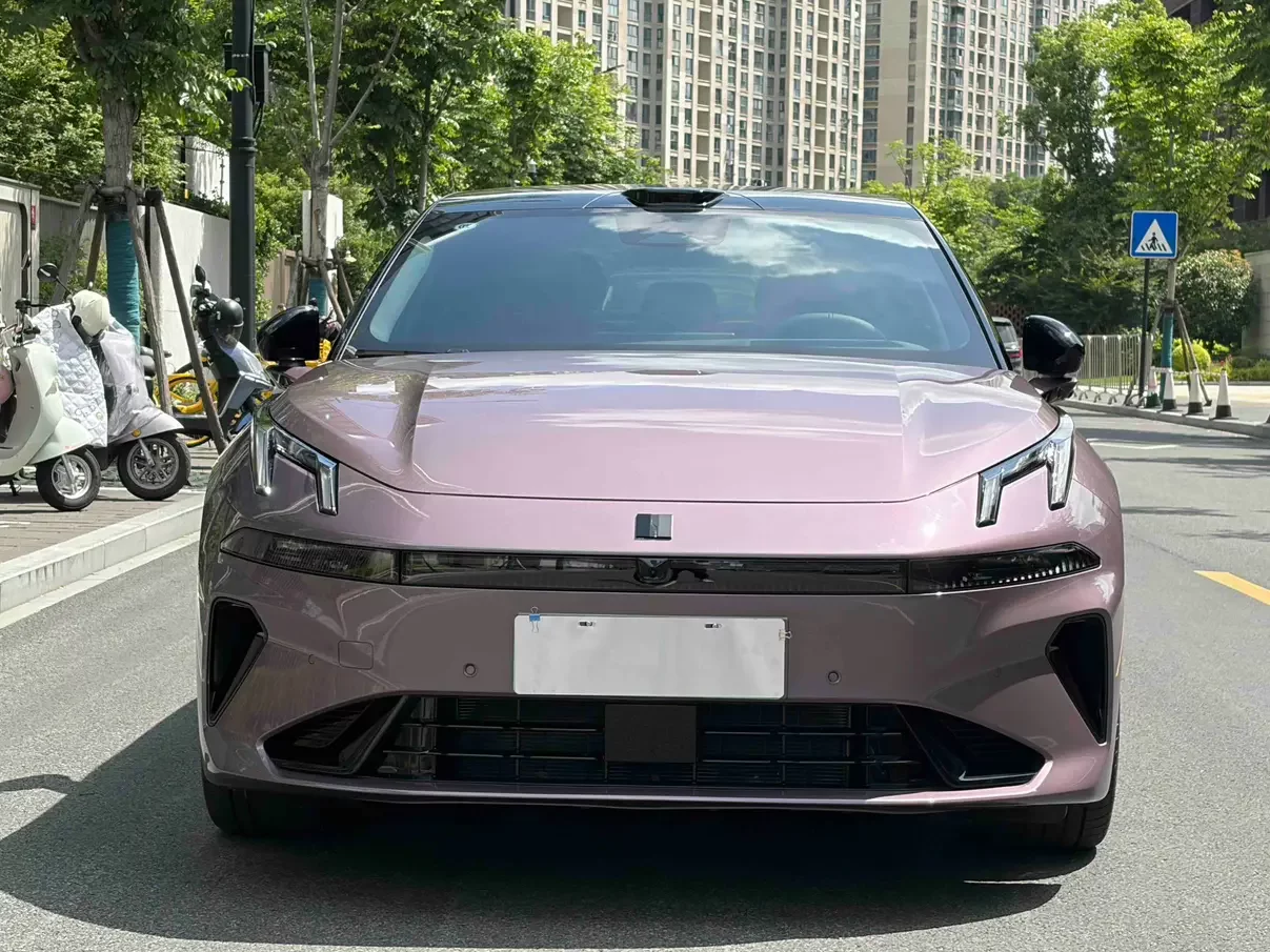 Lynk & Co 07 EM-P