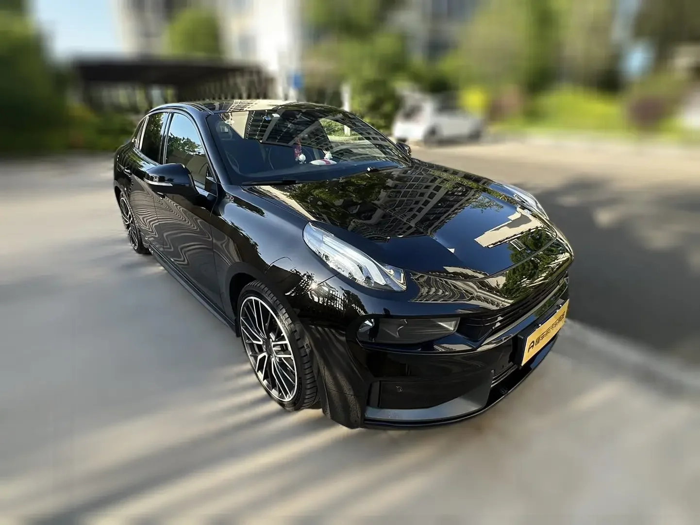 Lynk & Co 03