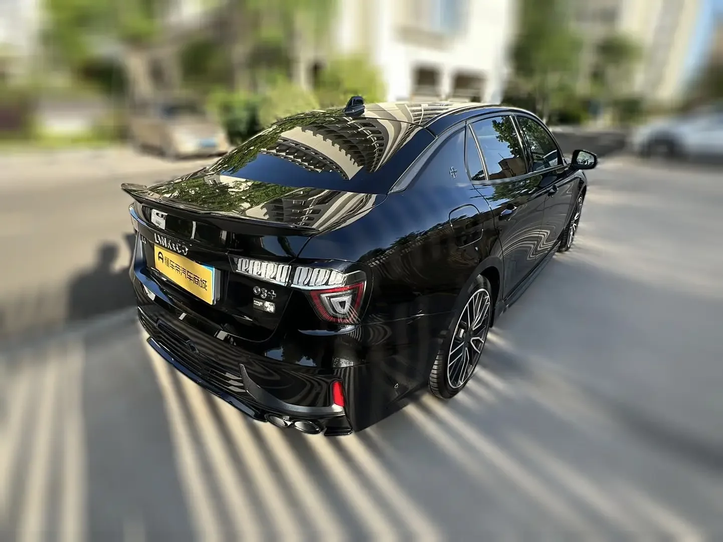 Lynk & Co 03