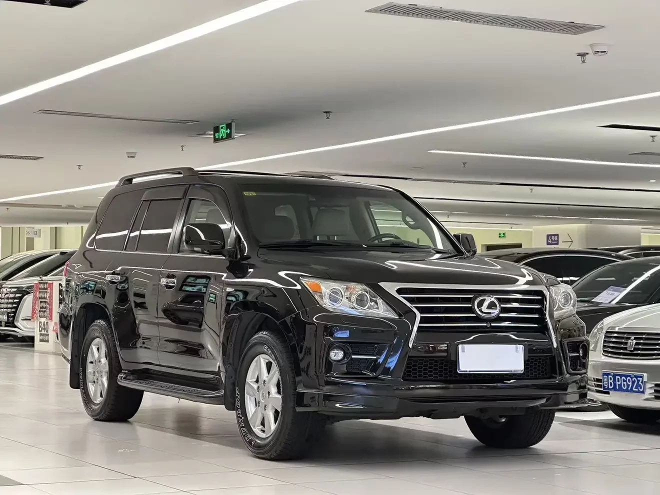 Lexus LX