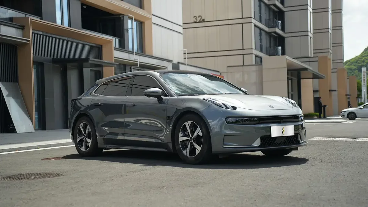 ZEEKR 001