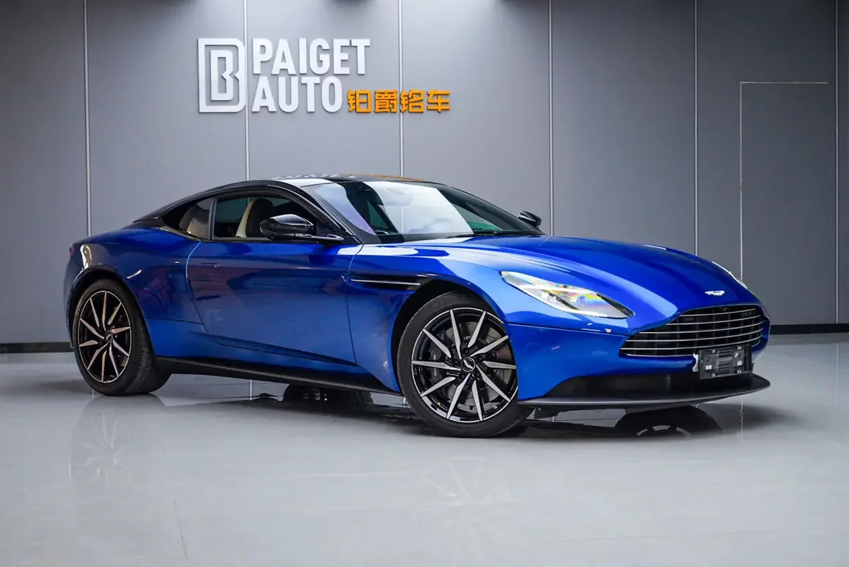 Aston Martin DB11