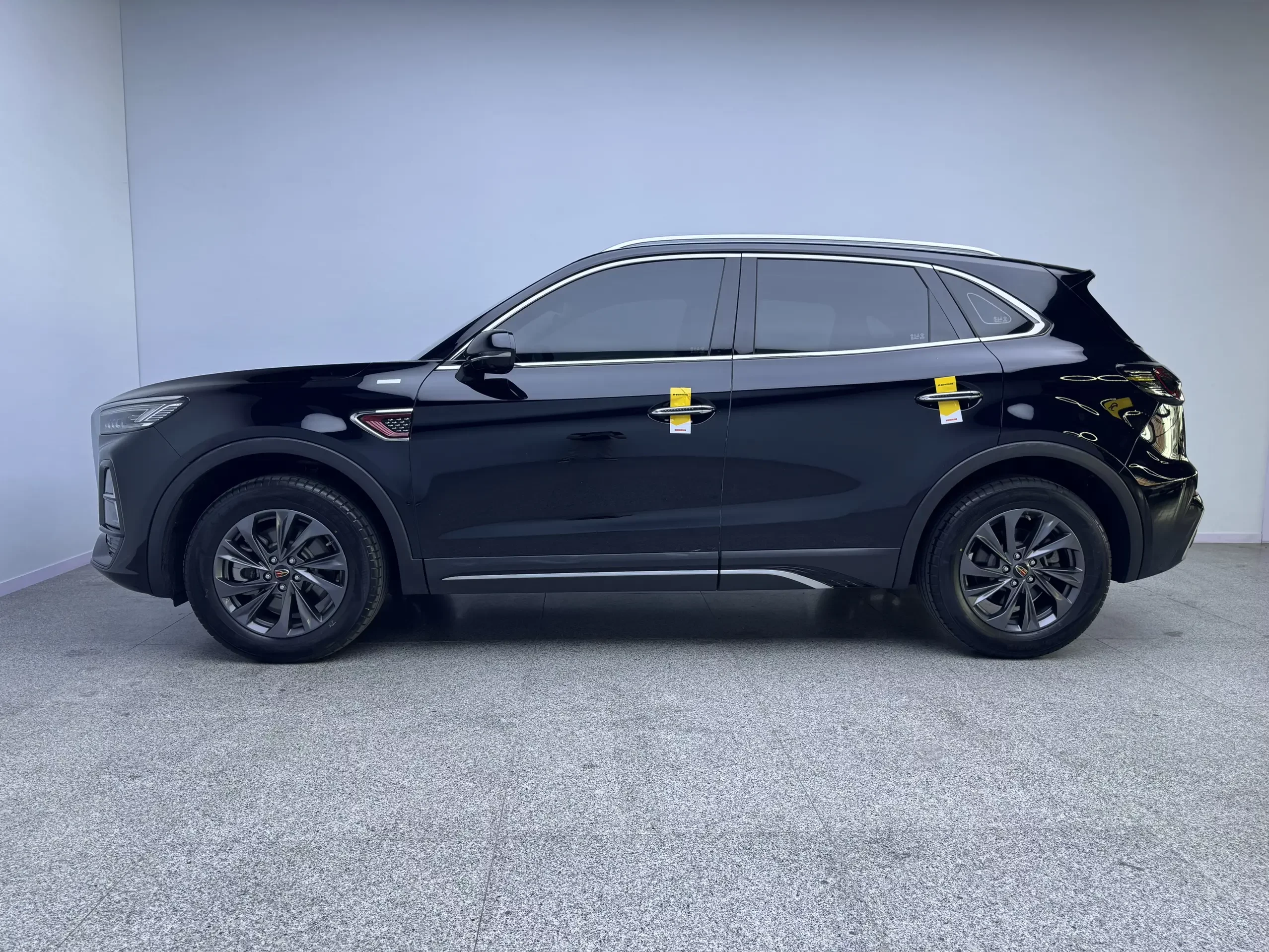Hongqi HS5