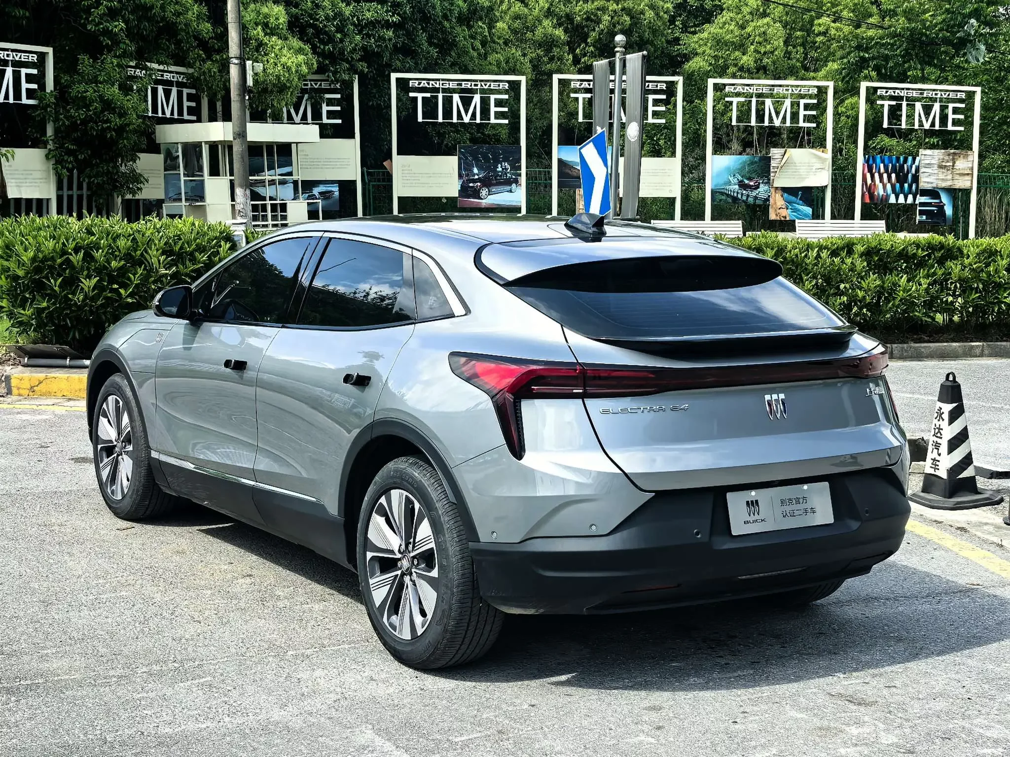 Buick E4