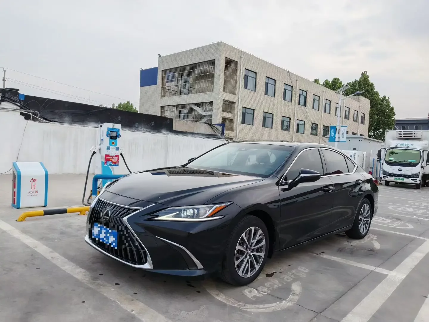 Lexus ES