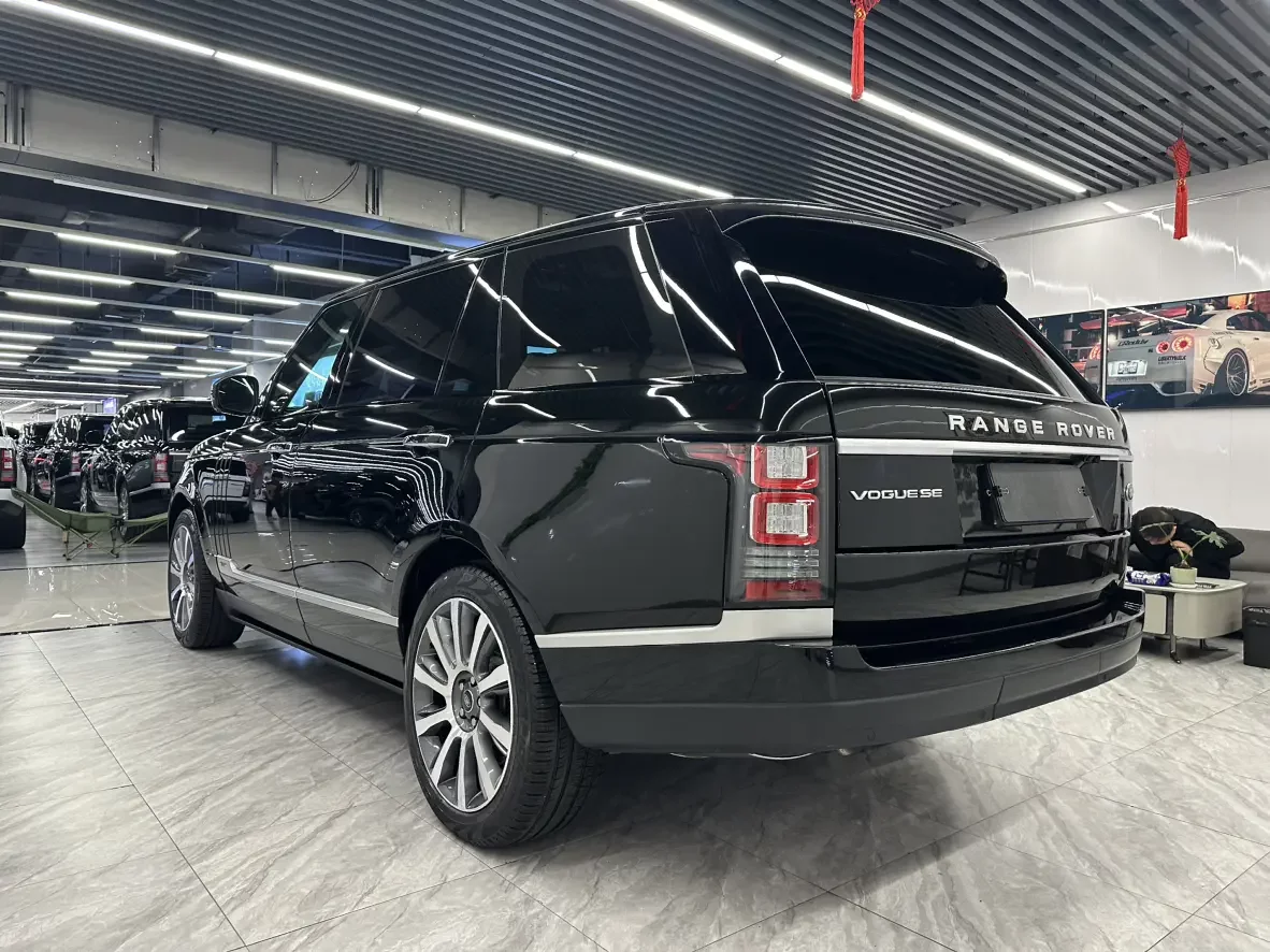 Land Rover range rover